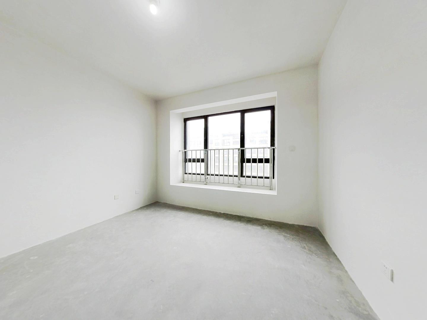 万濠山庄 3室2厅2卫 144.5m&sup2;