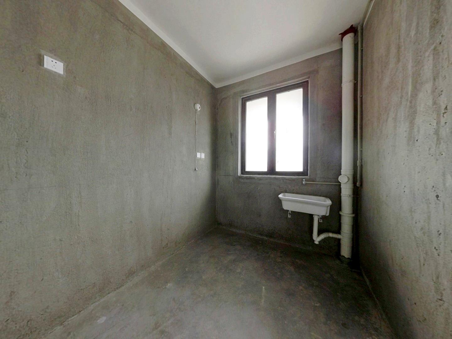万濠山庄 3室2厅2卫 144.5m&sup2;