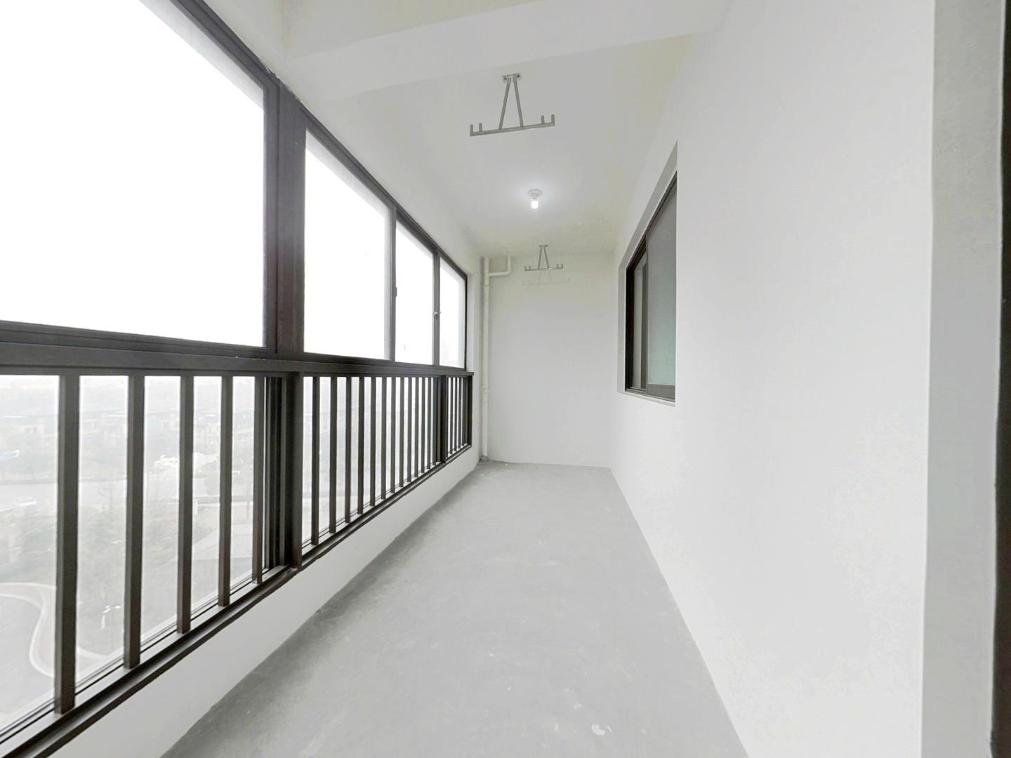 万濠山庄 3室2厅2卫 144.5m&sup2;