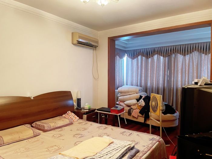 龙王桥新村 6室2厅2卫 218m&sup2;
