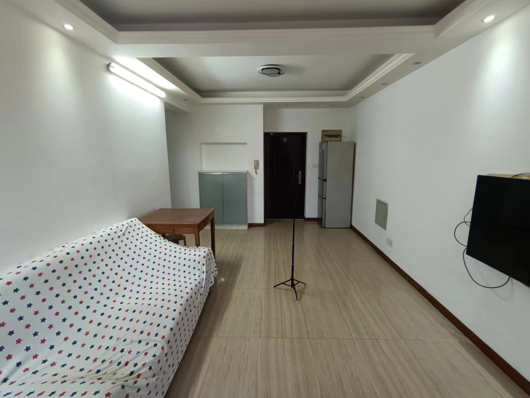 锦峰大厦 2室1厅1卫 83.11m&sup2;