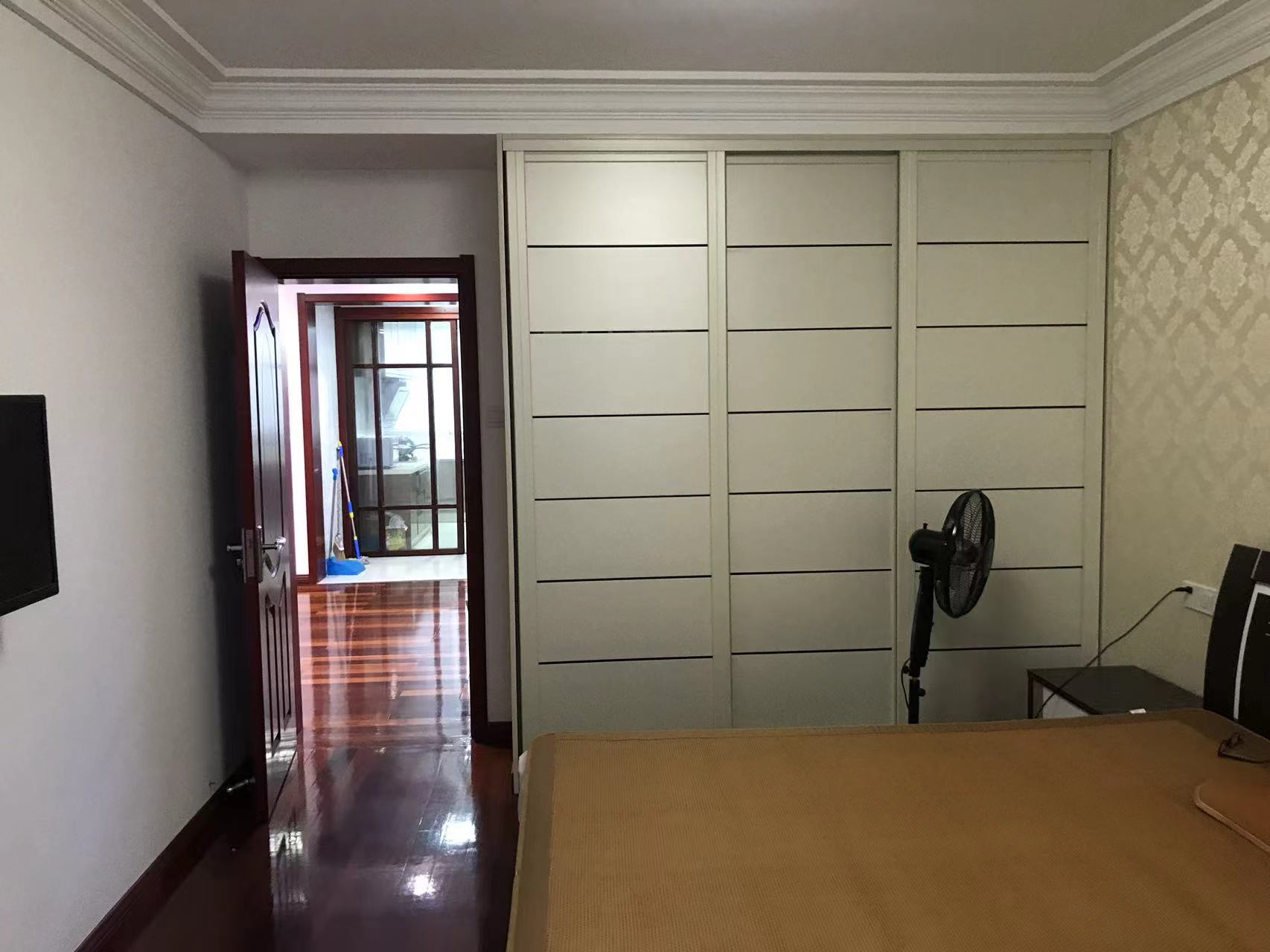 濠西园 3室2厅1卫 105m&sup2;