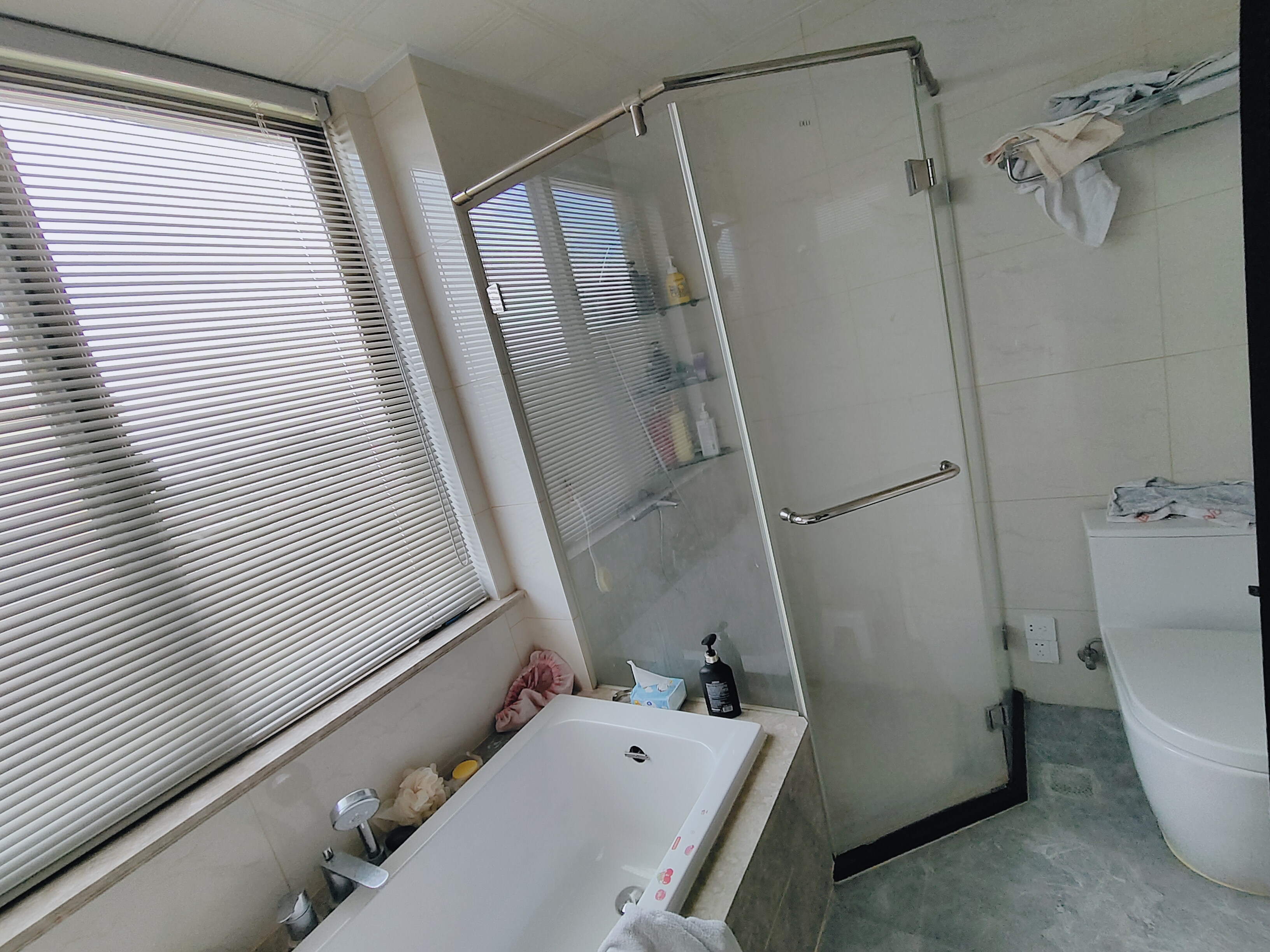 万濠世家 4室2厅2卫 180.04m&sup2;