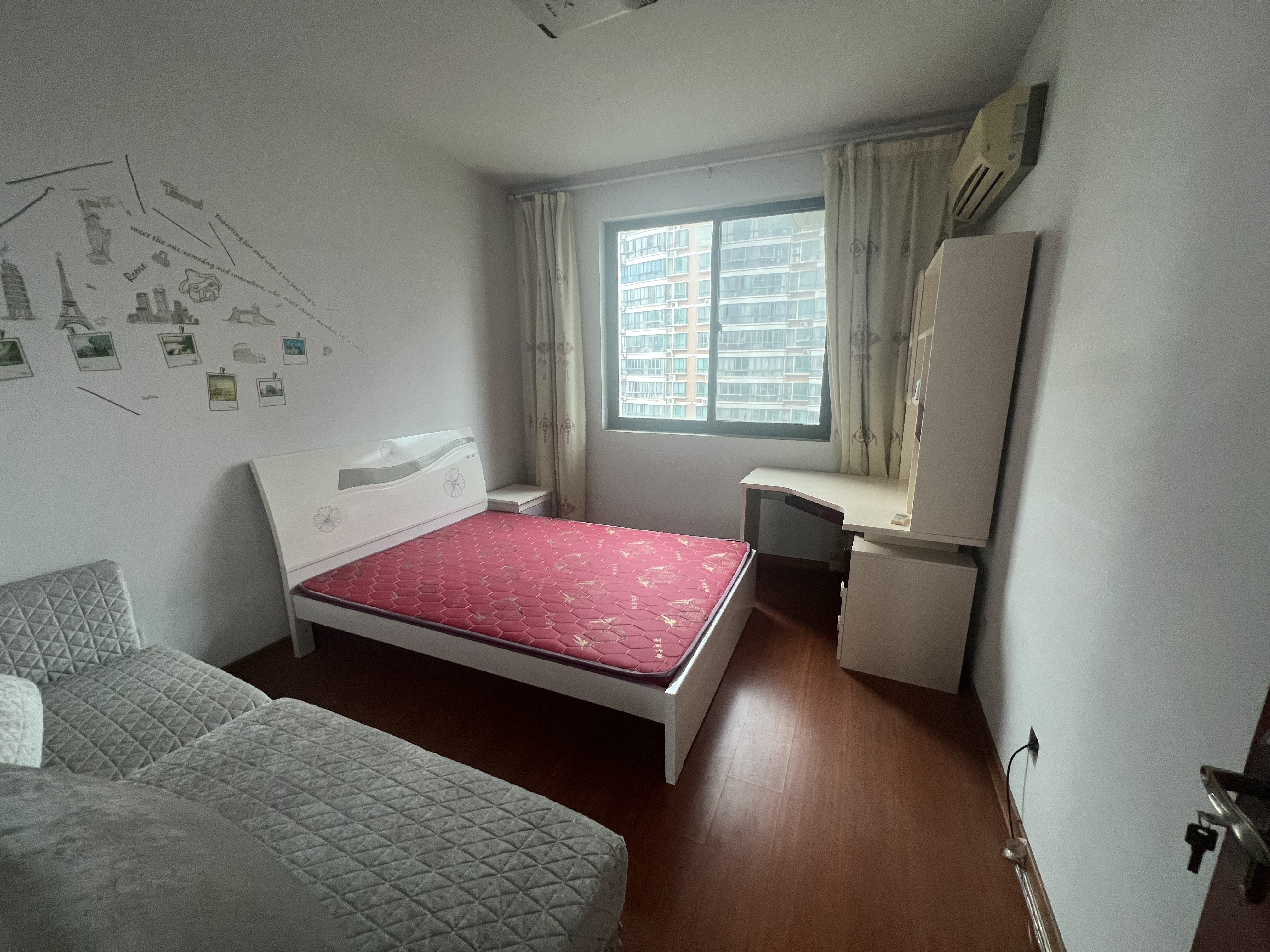 江海皇都私家花园 3室2厅2卫 147m&sup2;