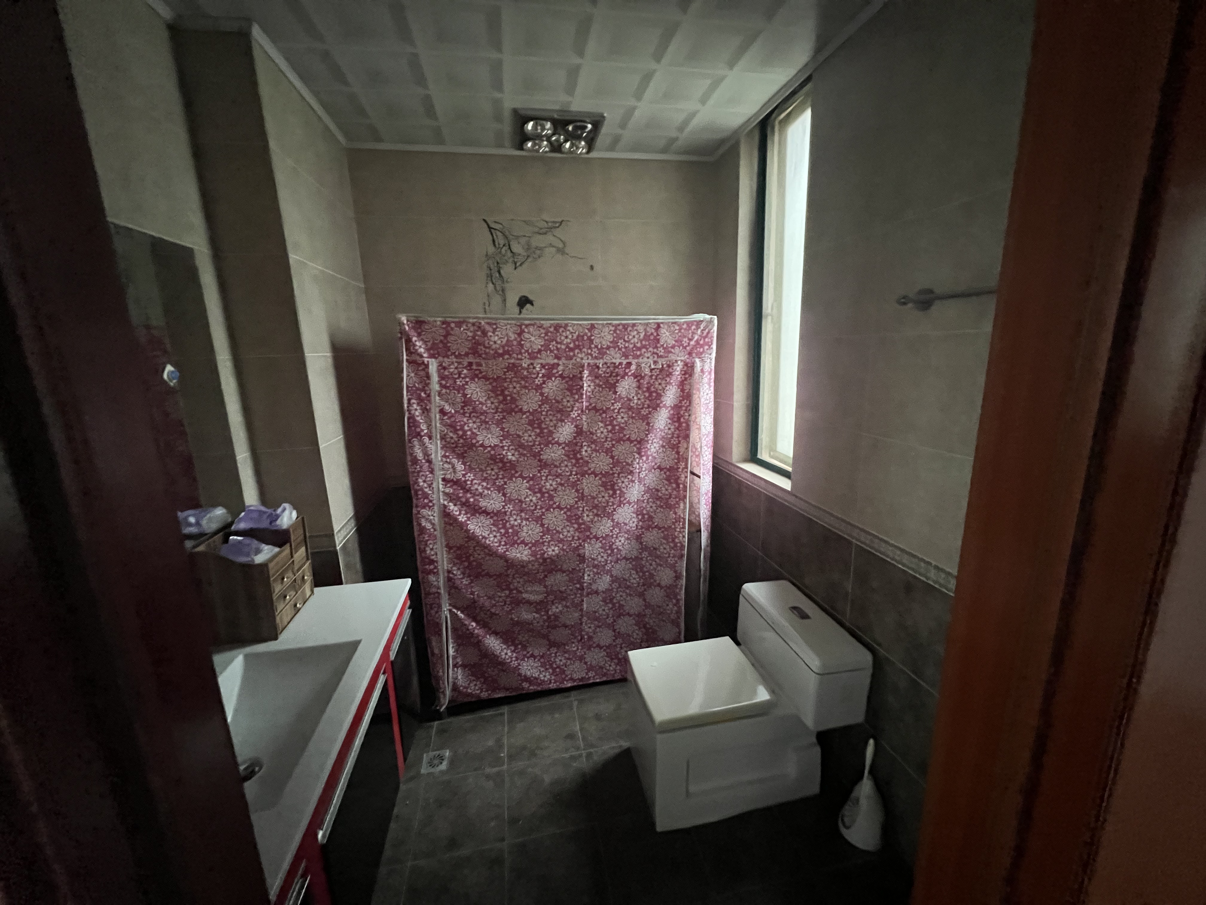 江海皇都私家花园 3室2厅2卫 147m&sup2;