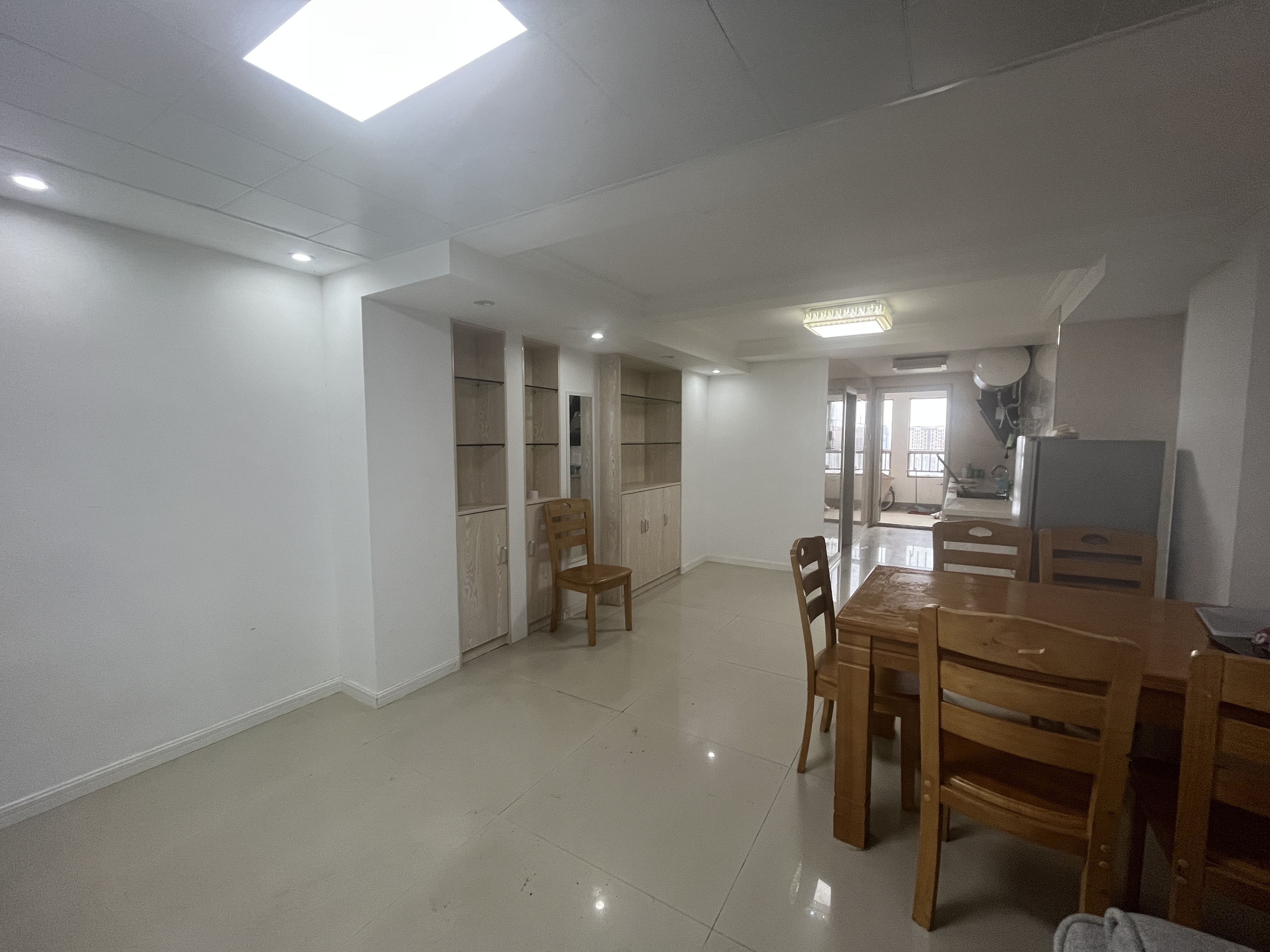 金贸公寓 1室1厅1卫 72m&sup2;