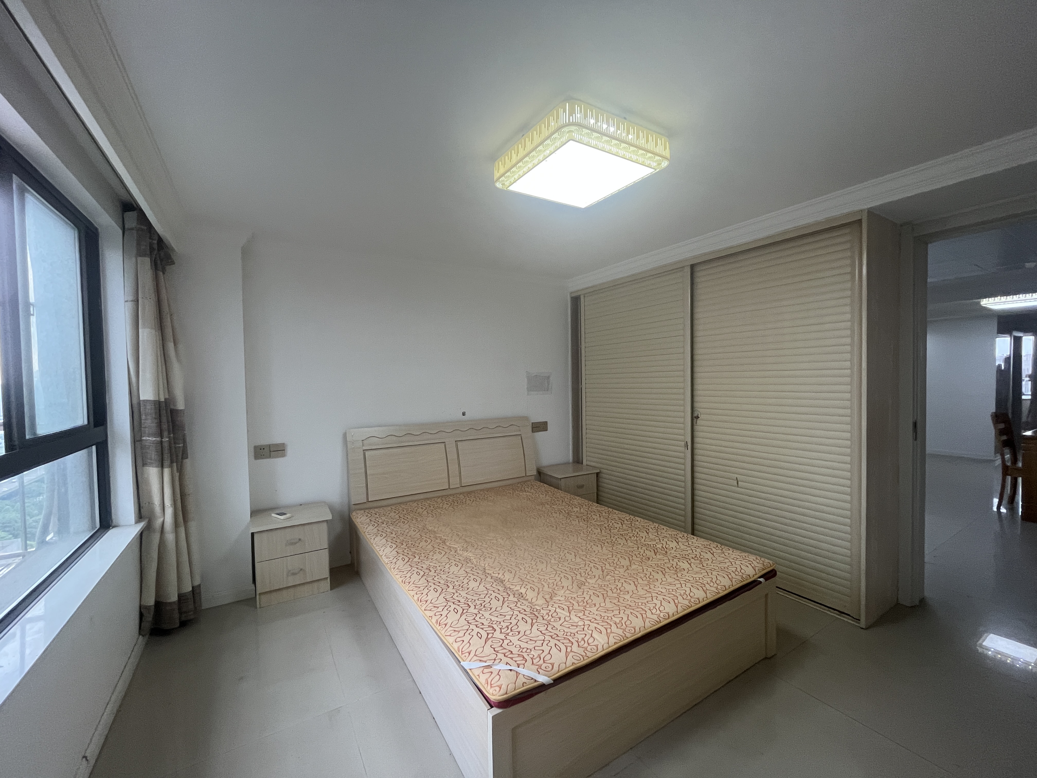 金贸公寓 1室1厅1卫 72m&sup2;