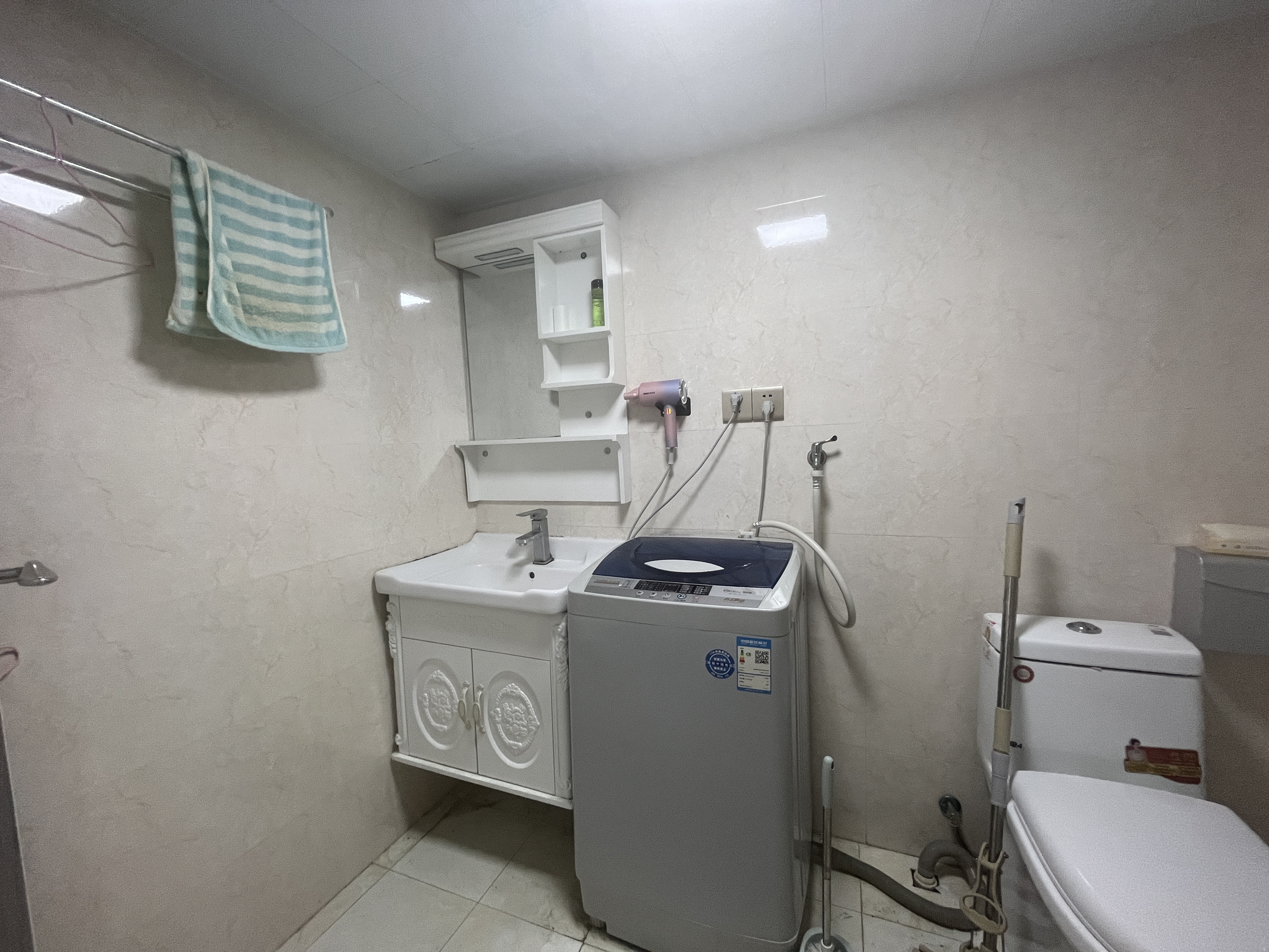 金贸公寓 1室1厅1卫 72m&sup2;
