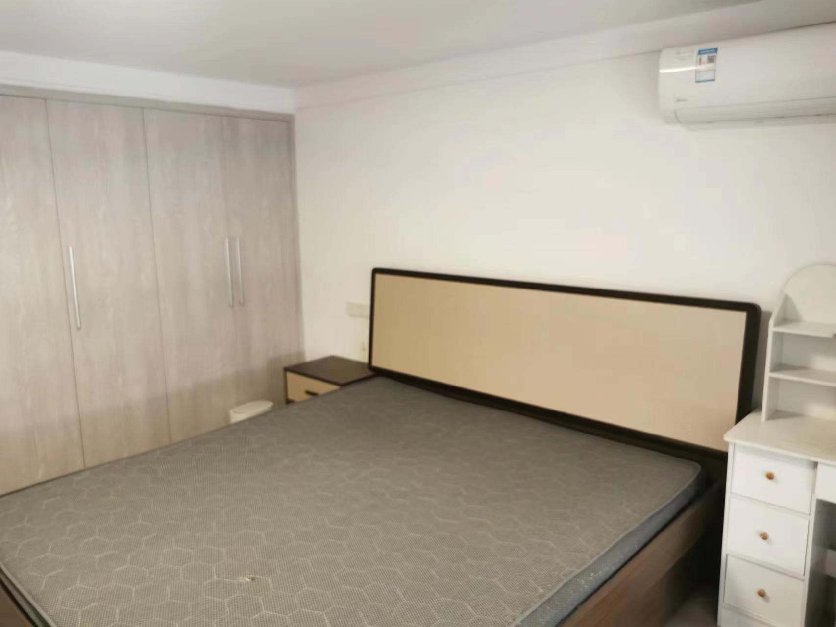 恒隆国际 2室1厅1卫 69m&sup2;