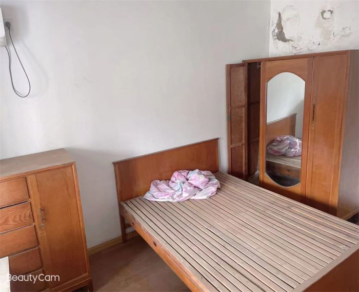 小石桥花苑 4室2厅2卫 115m&sup2;