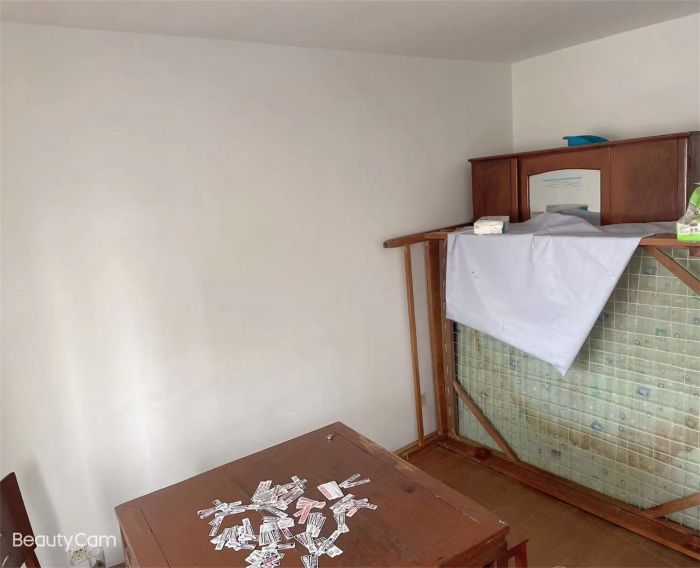小石桥花苑 4室2厅2卫 115m&sup2;