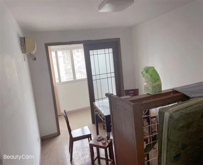 小石桥花苑 4室2厅2卫 115m&sup2;