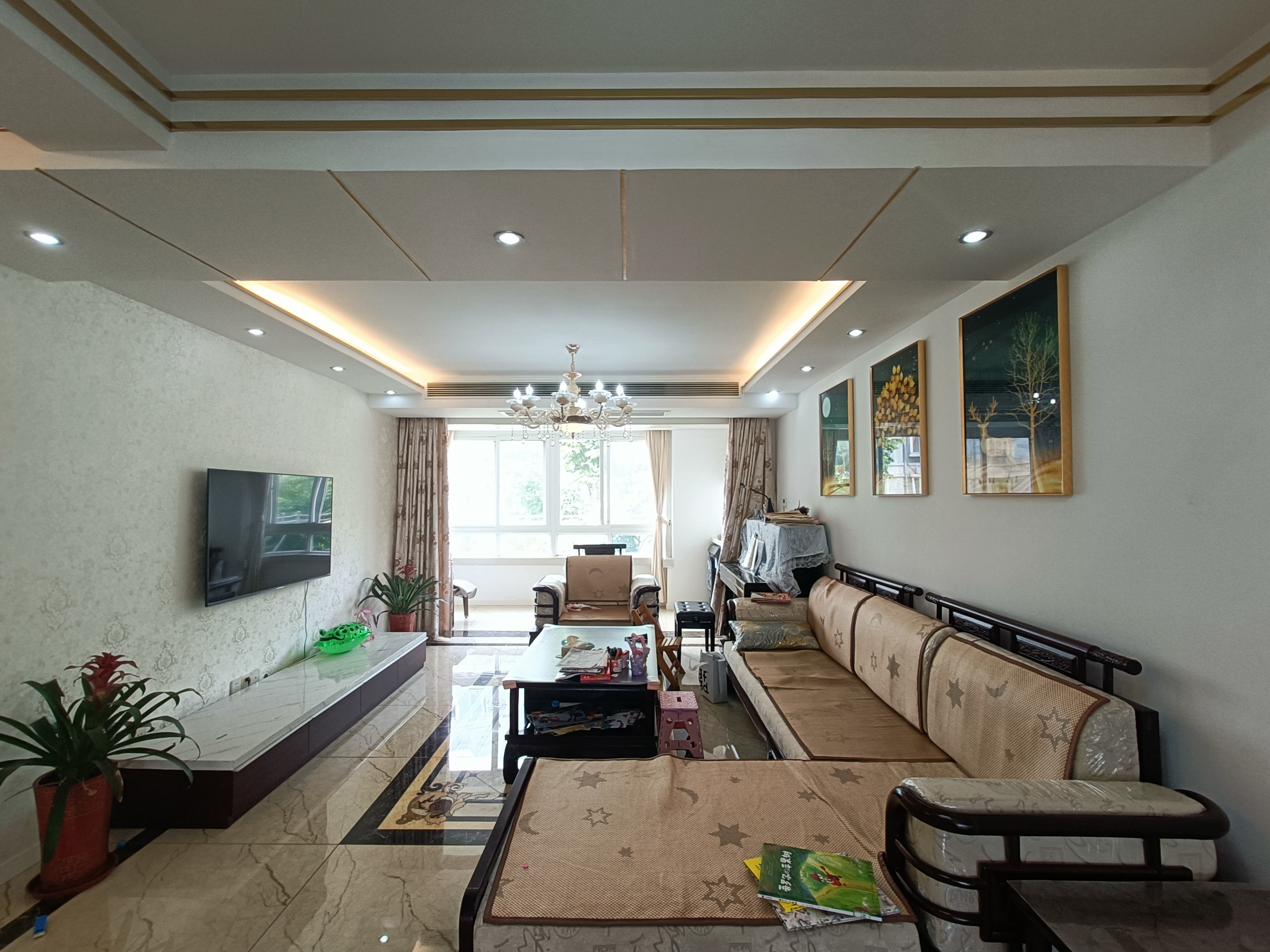 春晖花园 3室2厅2卫 135m&sup2;