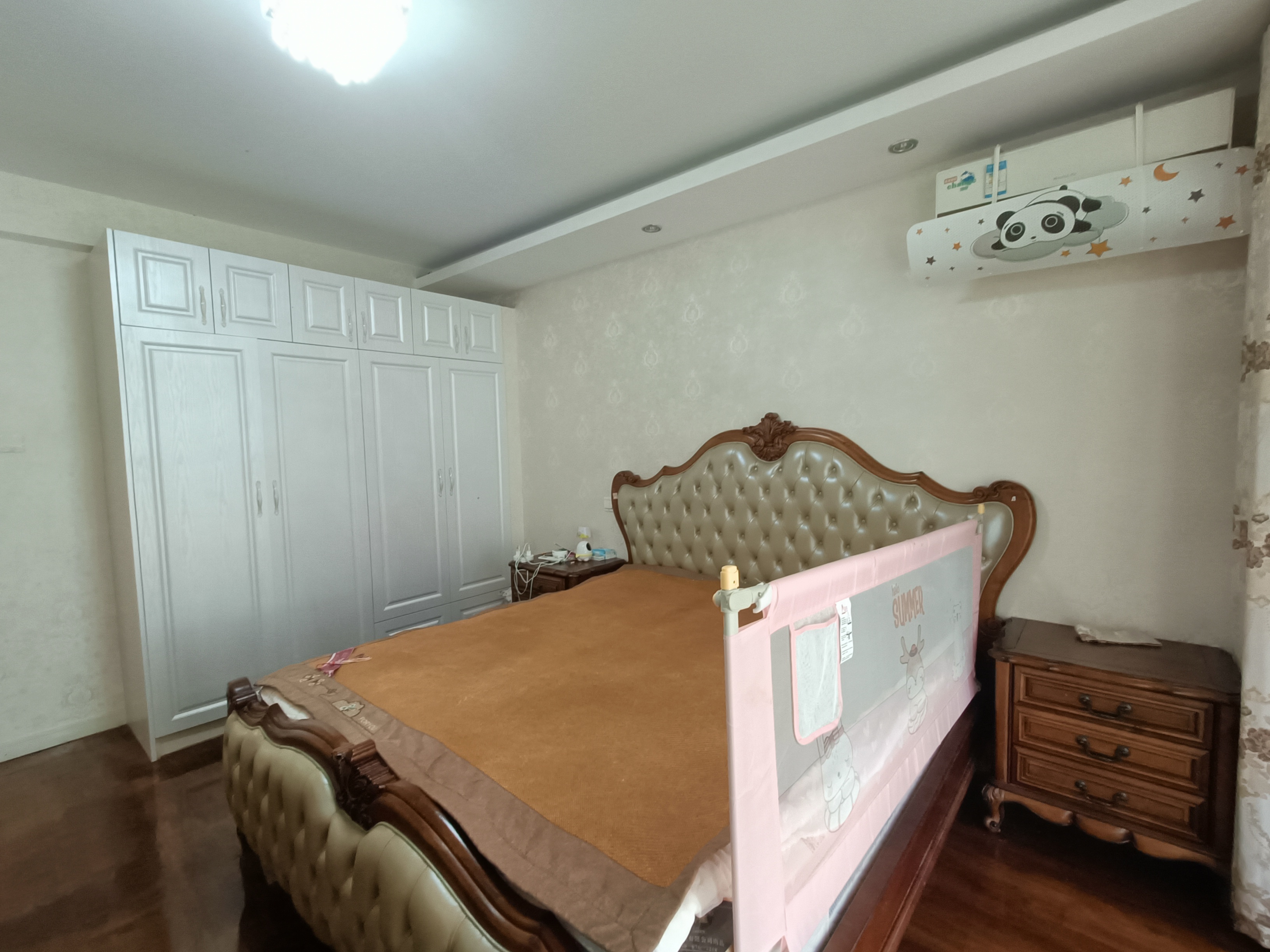 春晖花园 3室2厅2卫 135m&sup2;