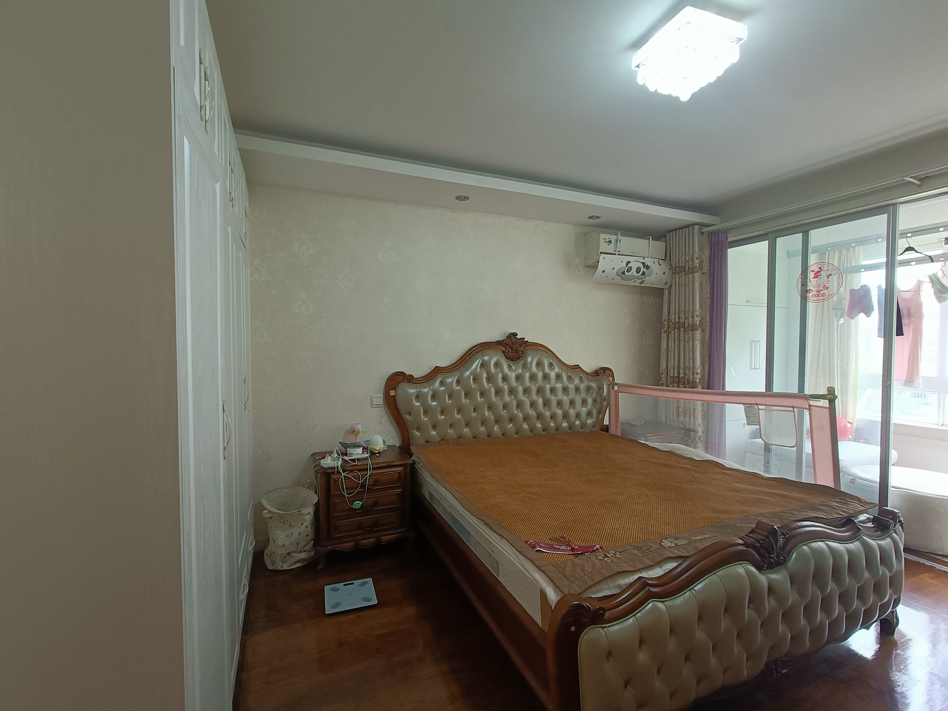春晖花园 3室2厅2卫 135m&sup2;