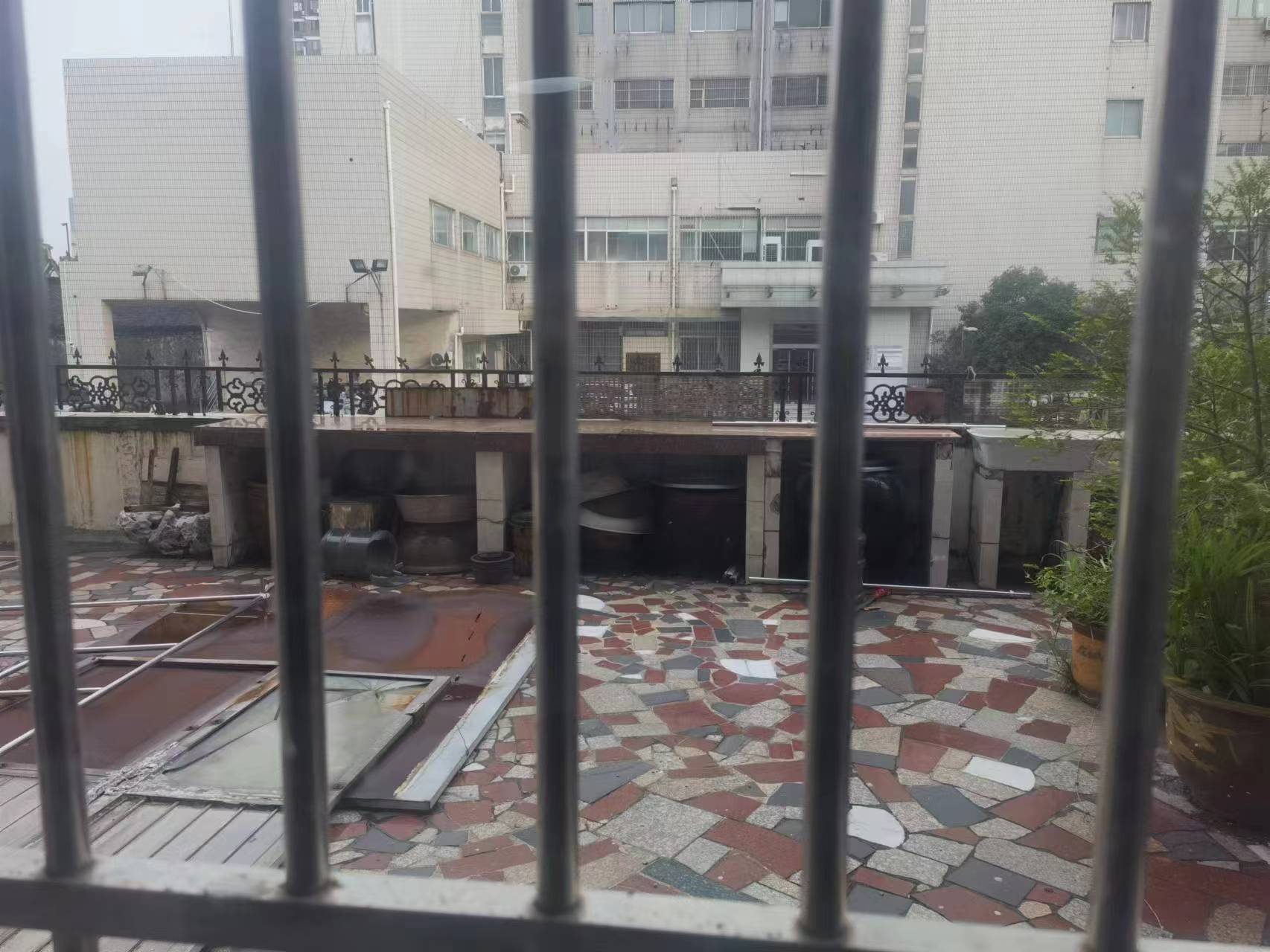 富贵园 3室2厅2卫 146.00m&sup2;
