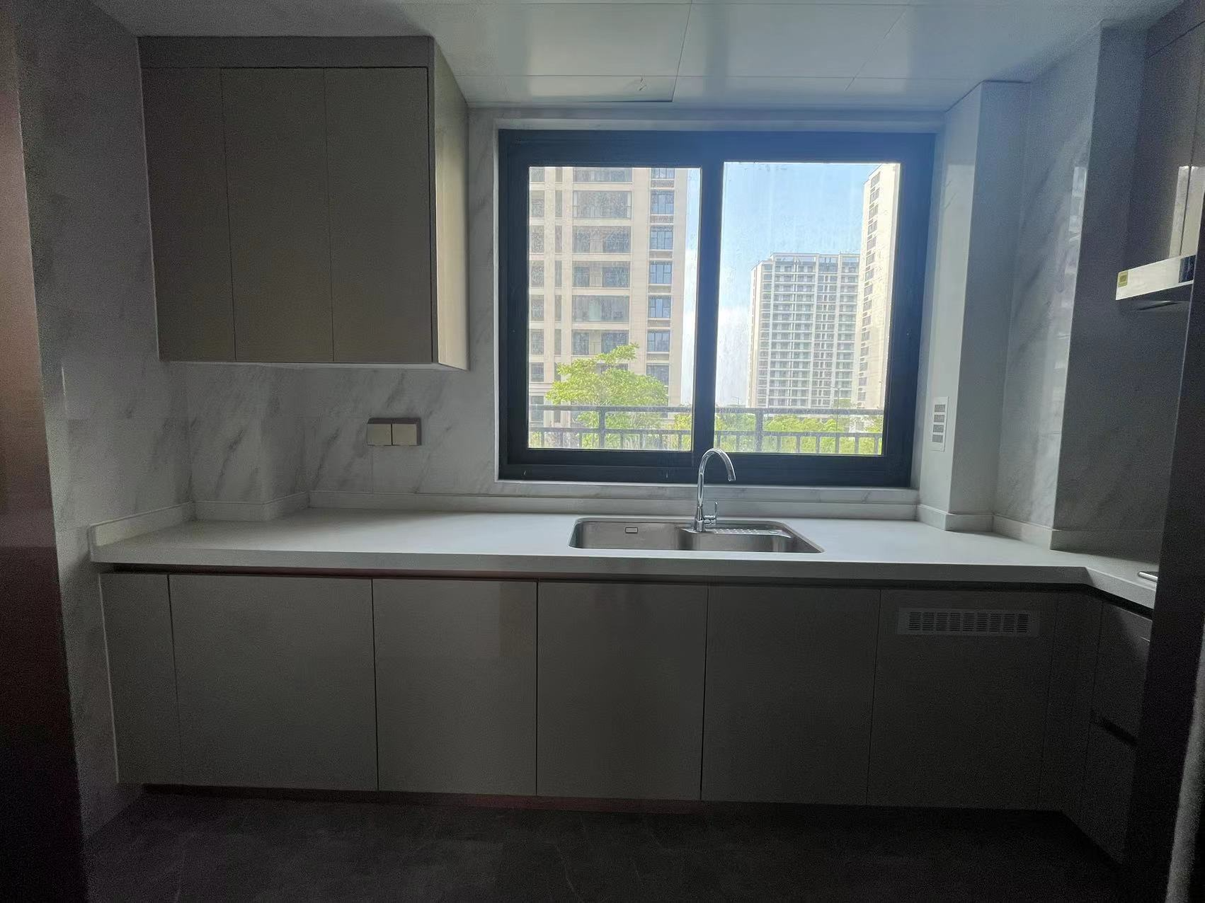 中海上东区 3室2厅2卫 121m&sup2;