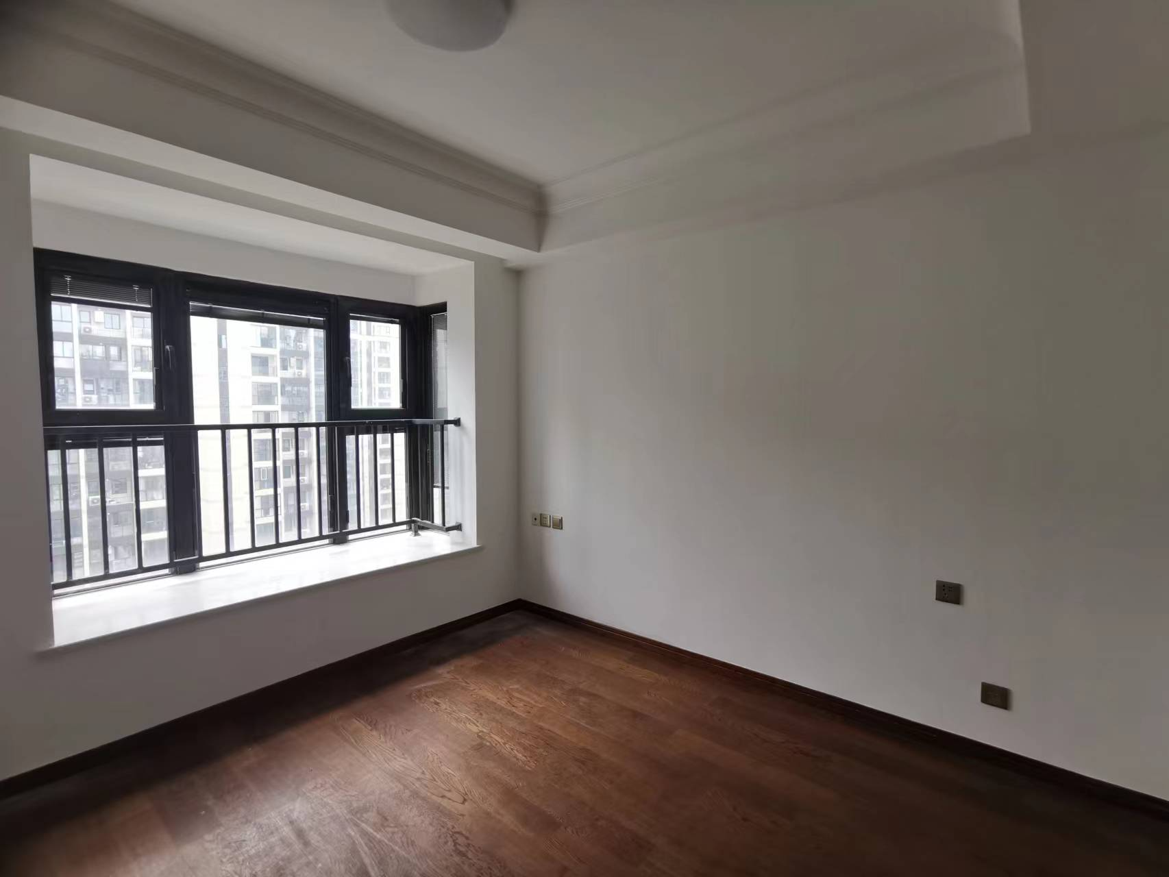 雍华府 3室2厅2卫 114.96m&sup2;