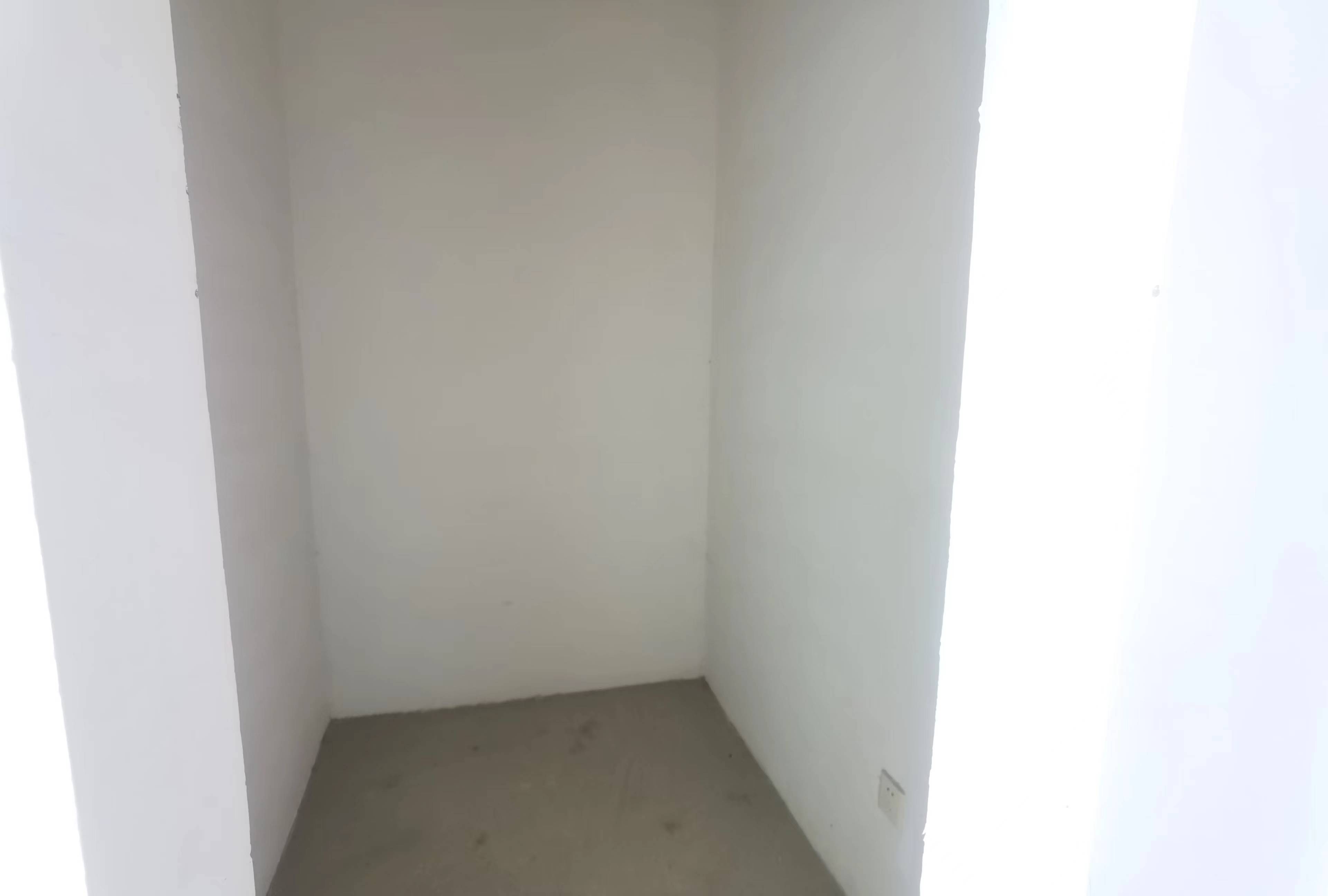 中港城世家 4室2厅2卫 188m&sup2;