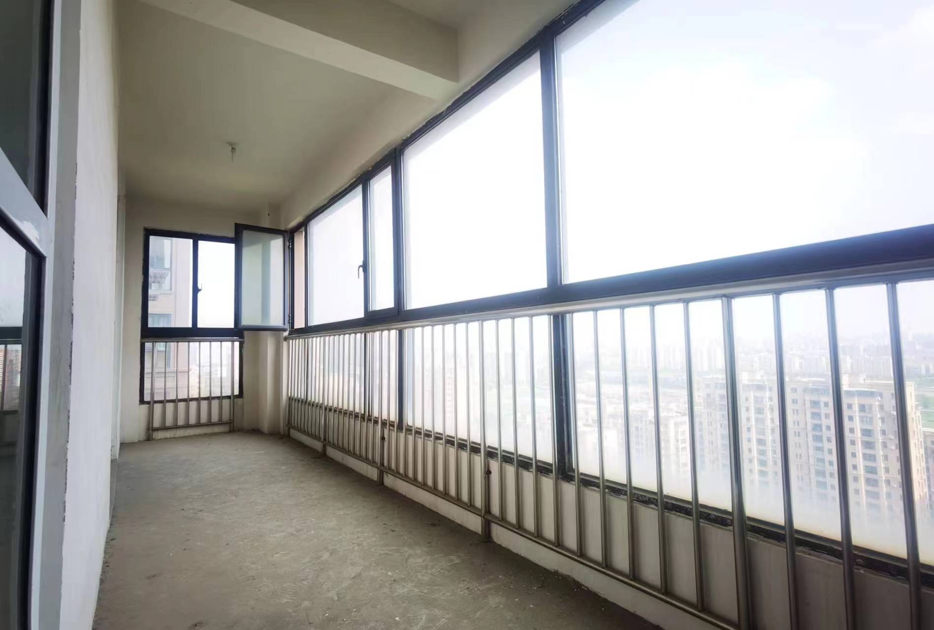 中港城世家 4室2厅2卫 188m&sup2;