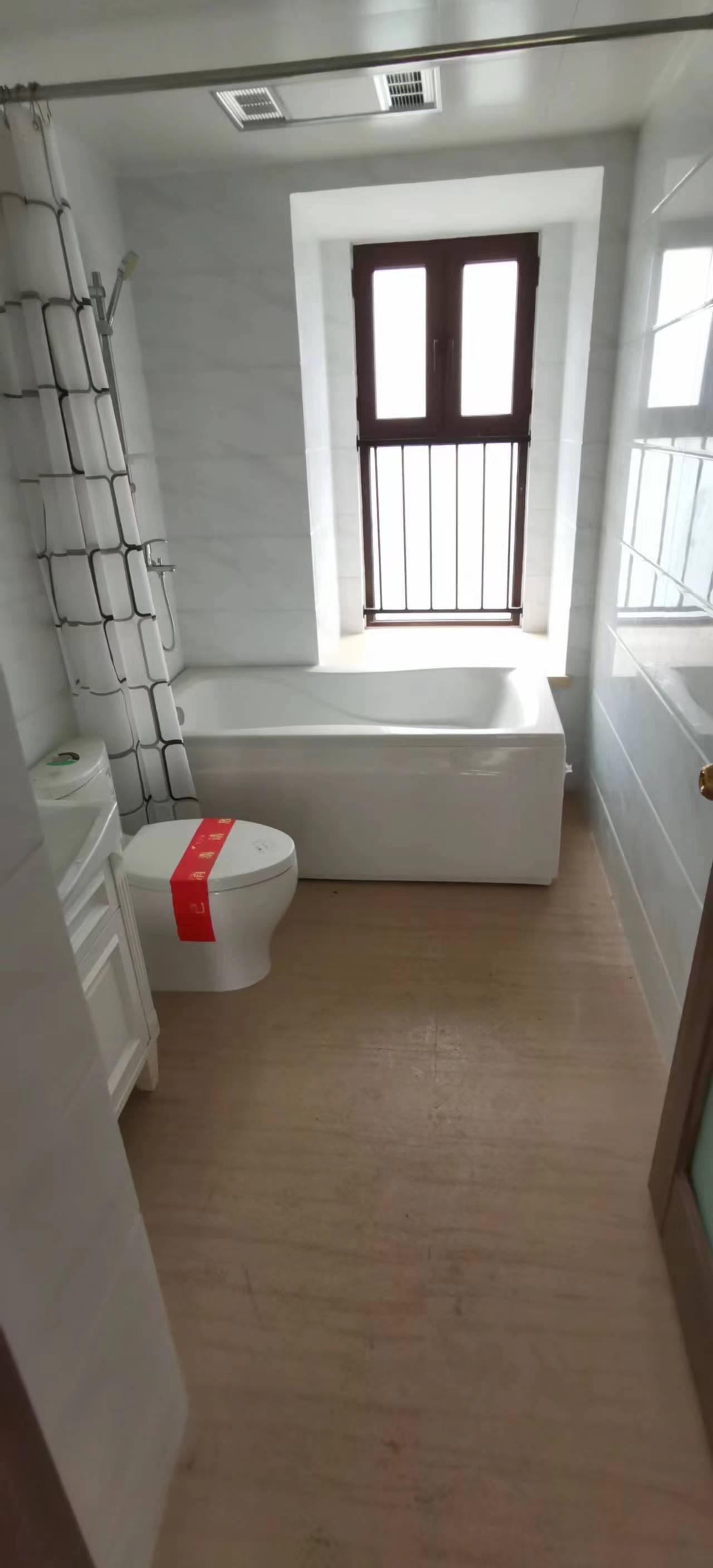 南通碧桂园翡翠华府 4室2厅2卫 143m&sup2;