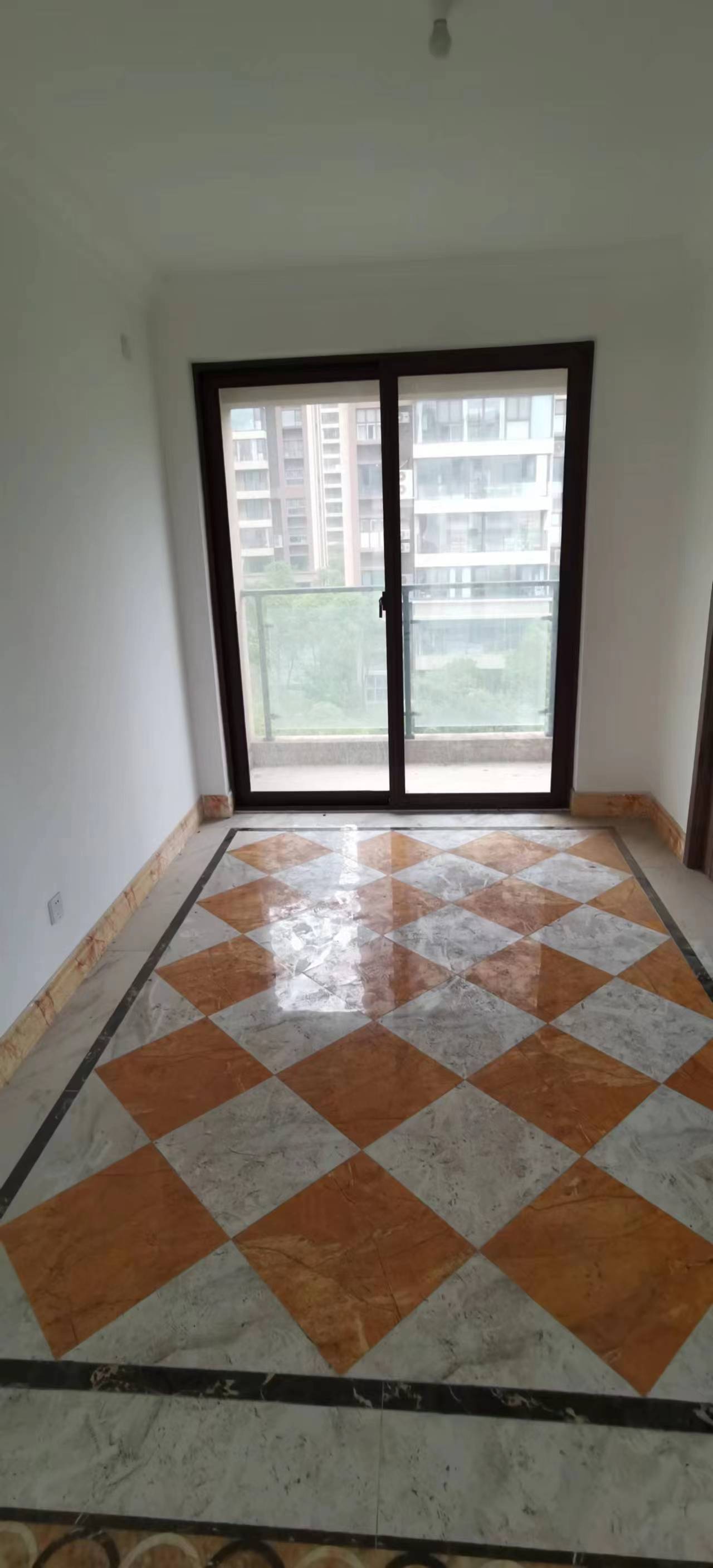 南通碧桂园翡翠华府 4室2厅2卫 143m&sup2;