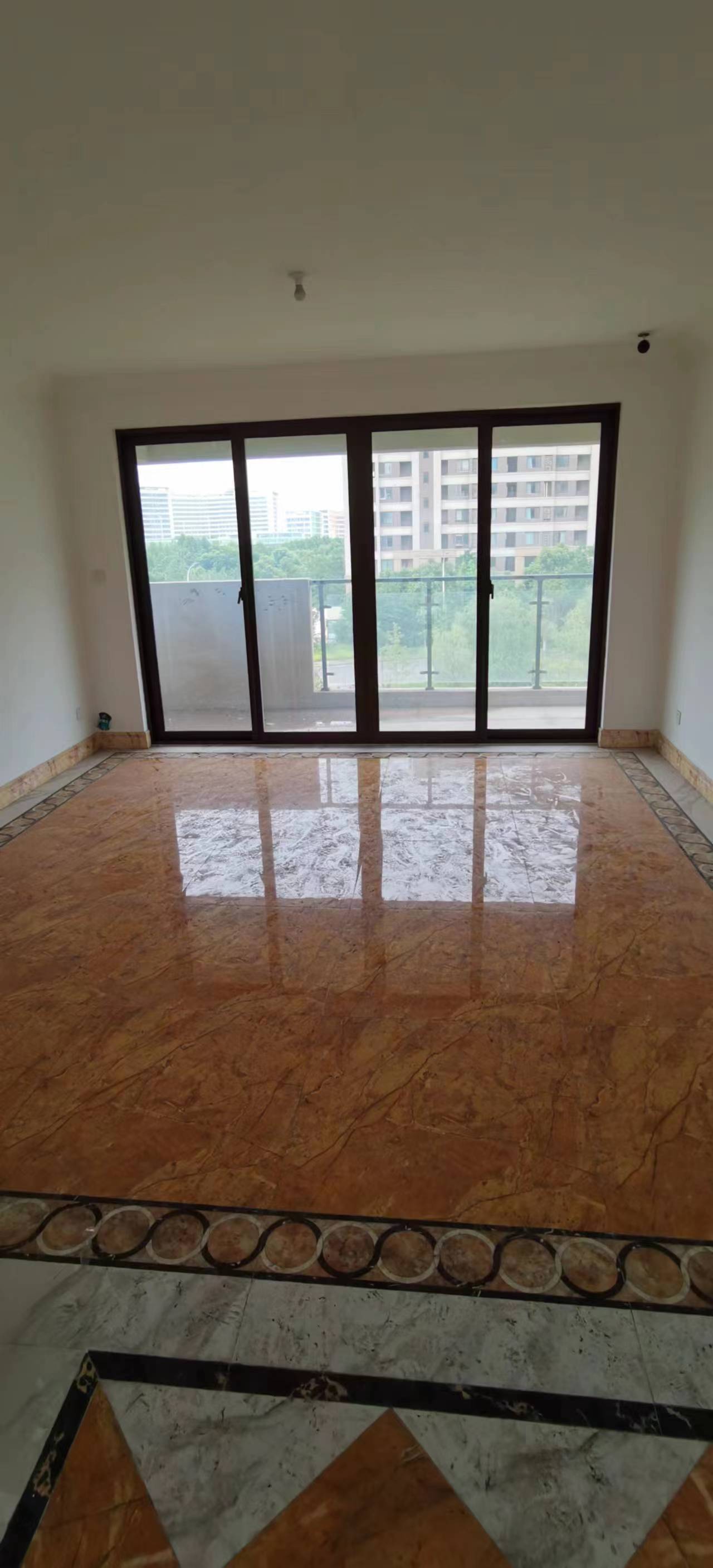 南通碧桂园翡翠华府 4室2厅2卫 143m&sup2;