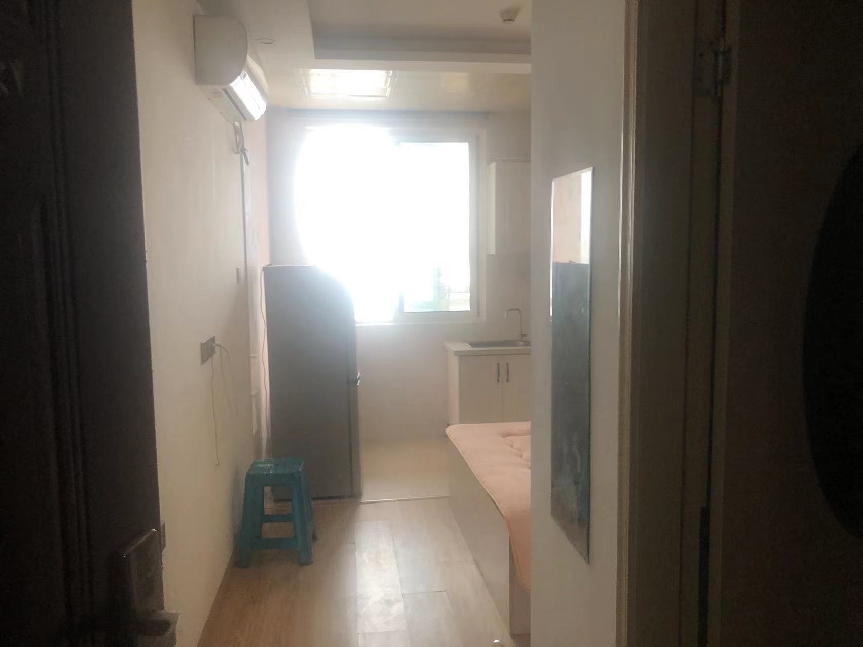 涌鑫八达通广场 1室1厅1卫 30m²