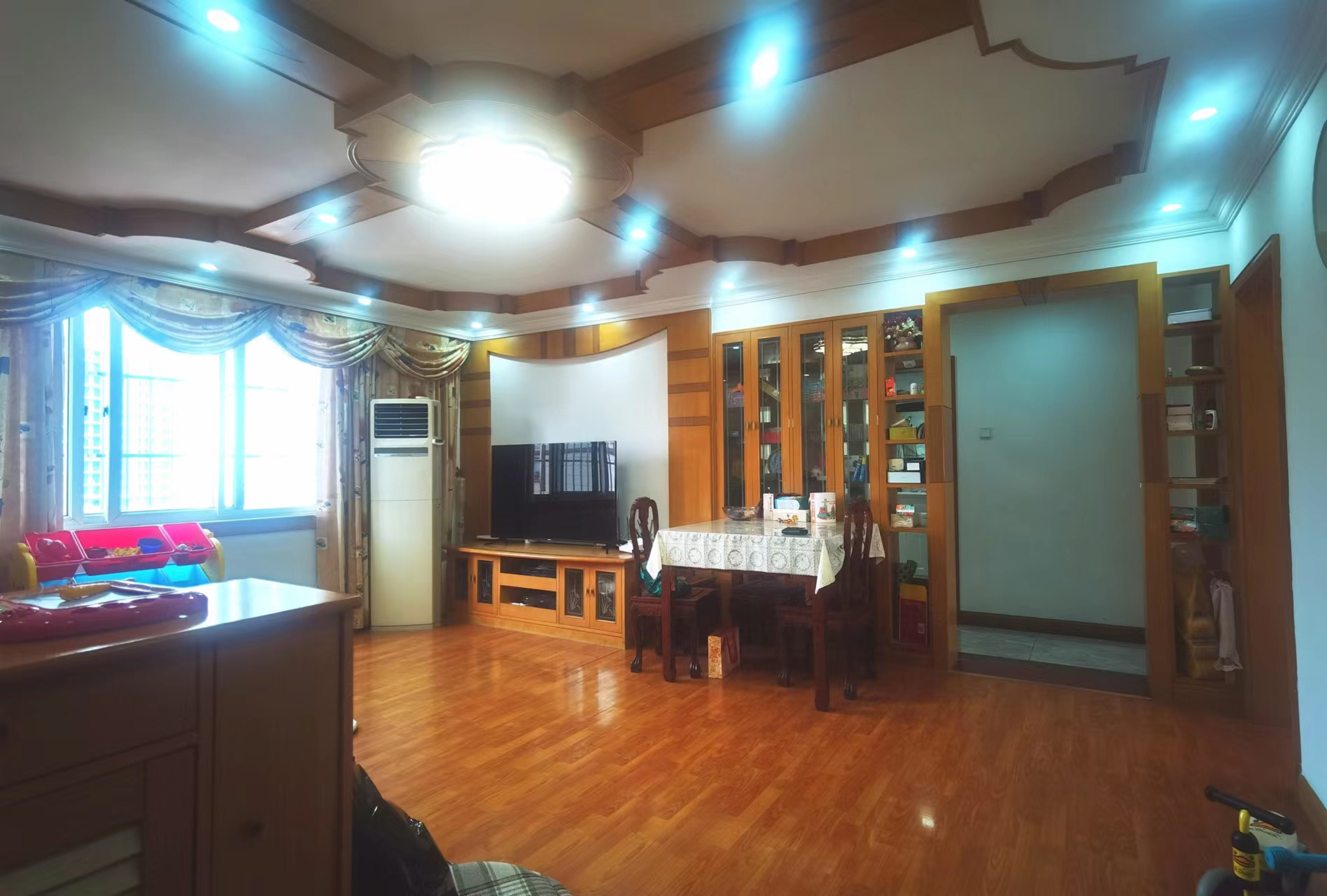 越江新村 3室2厅1卫 118m&sup2;