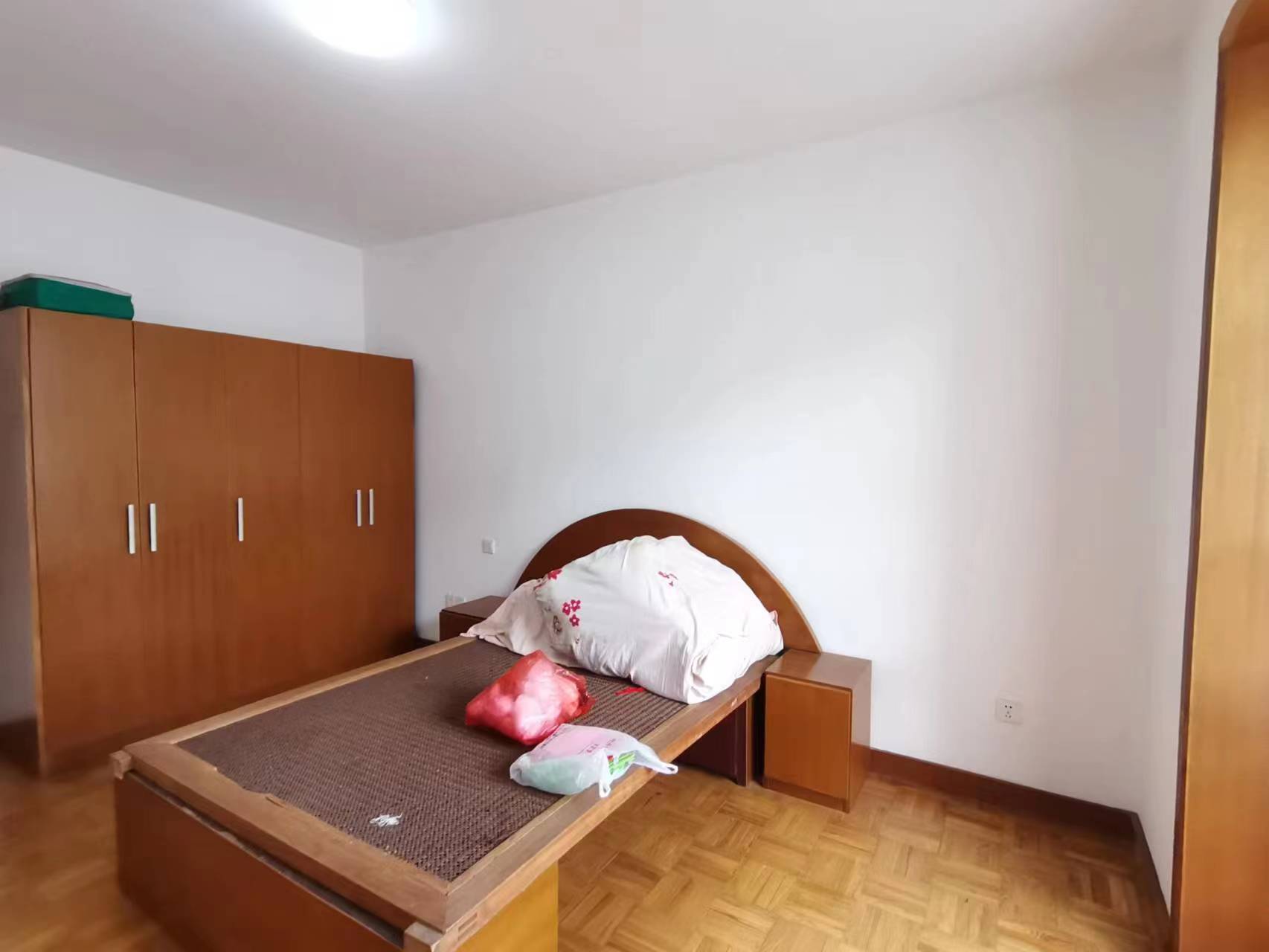 翠园花苑 3室2厅1卫 124m&sup2;