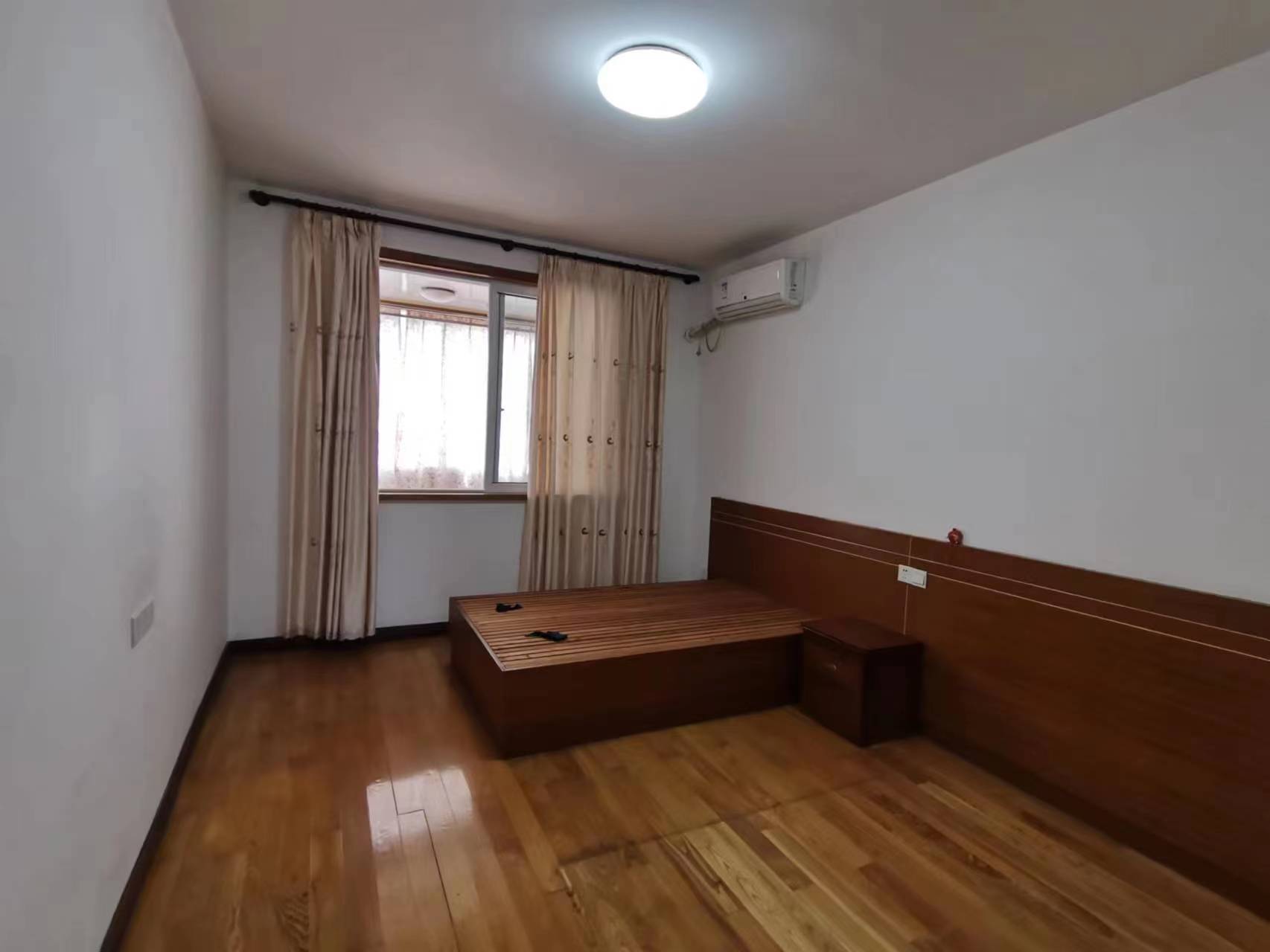 翠园花苑 3室2厅1卫 124m&sup2;