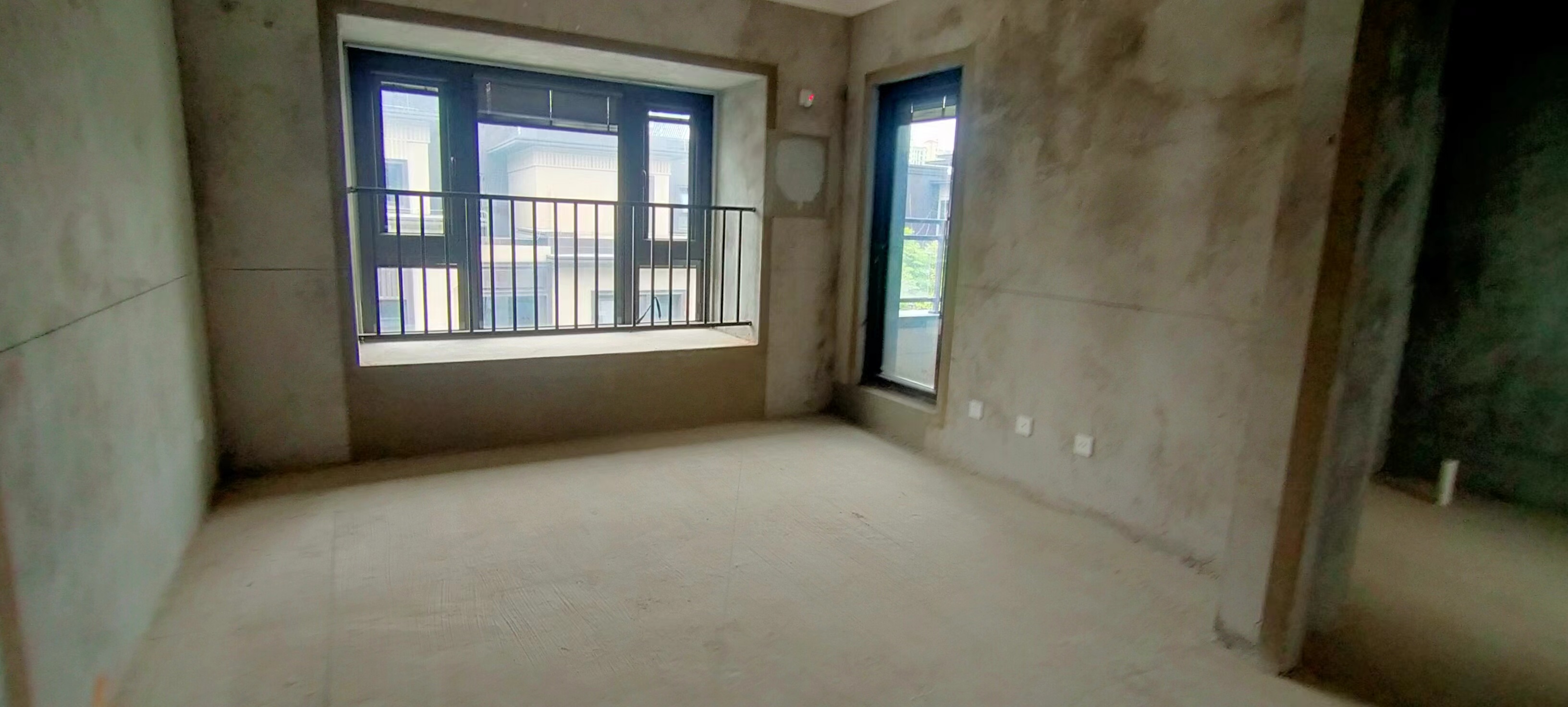 湖山源著 4室2厅3卫 150m&sup2;