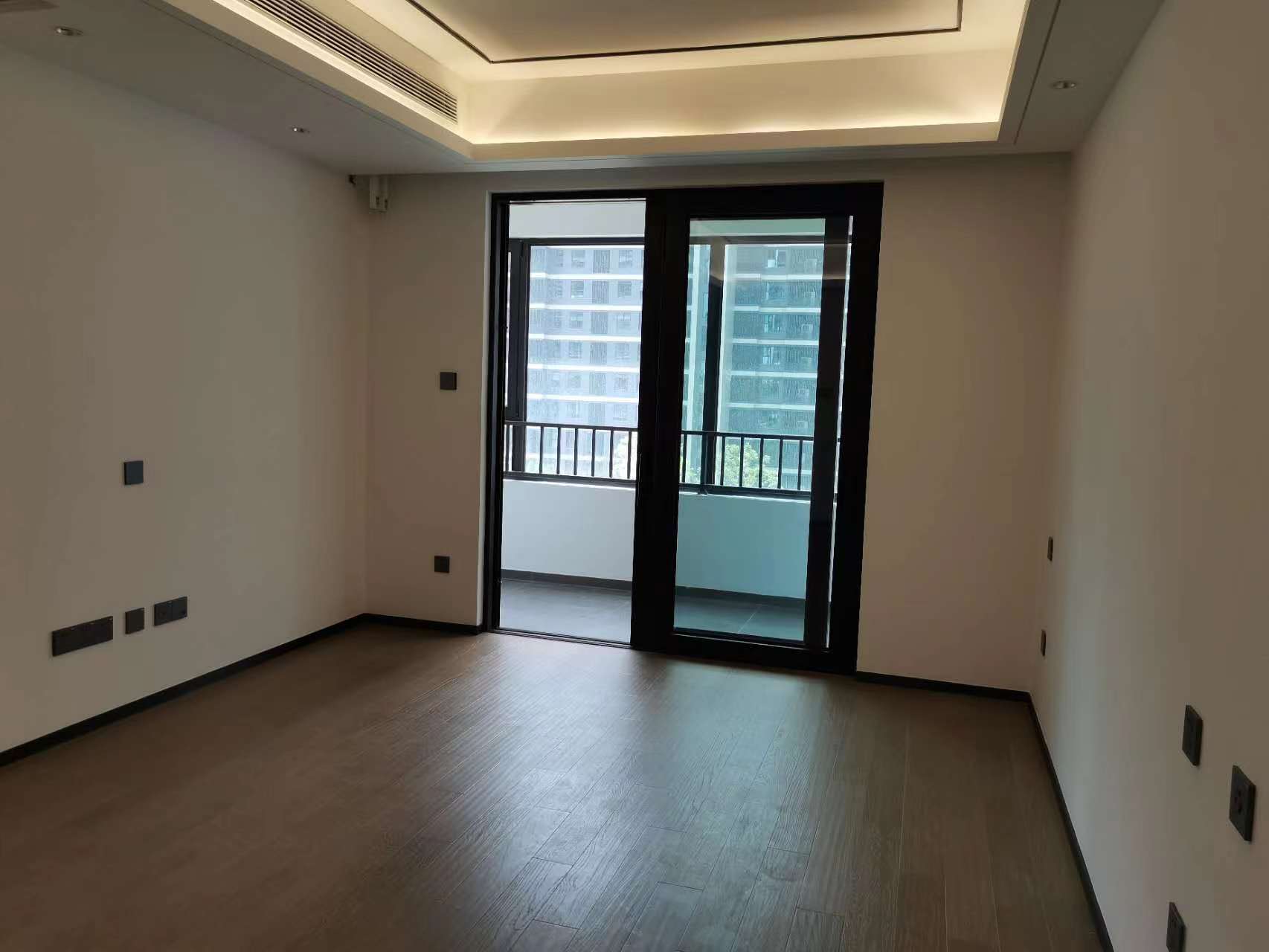 滨江道静园 3室2厅1卫 100m&sup2;