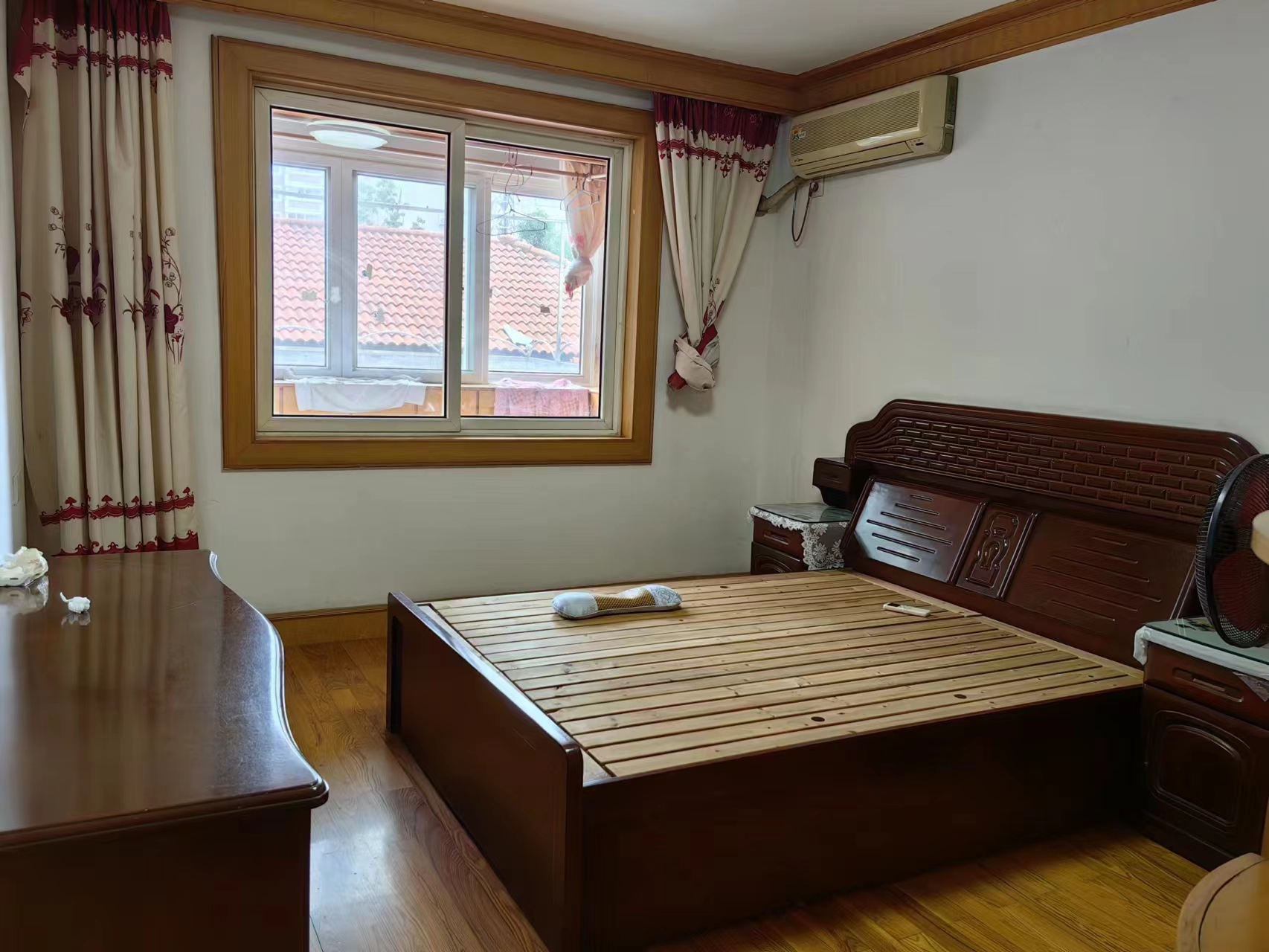 和兴花苑 4室2厅2卫 148m&sup2;
