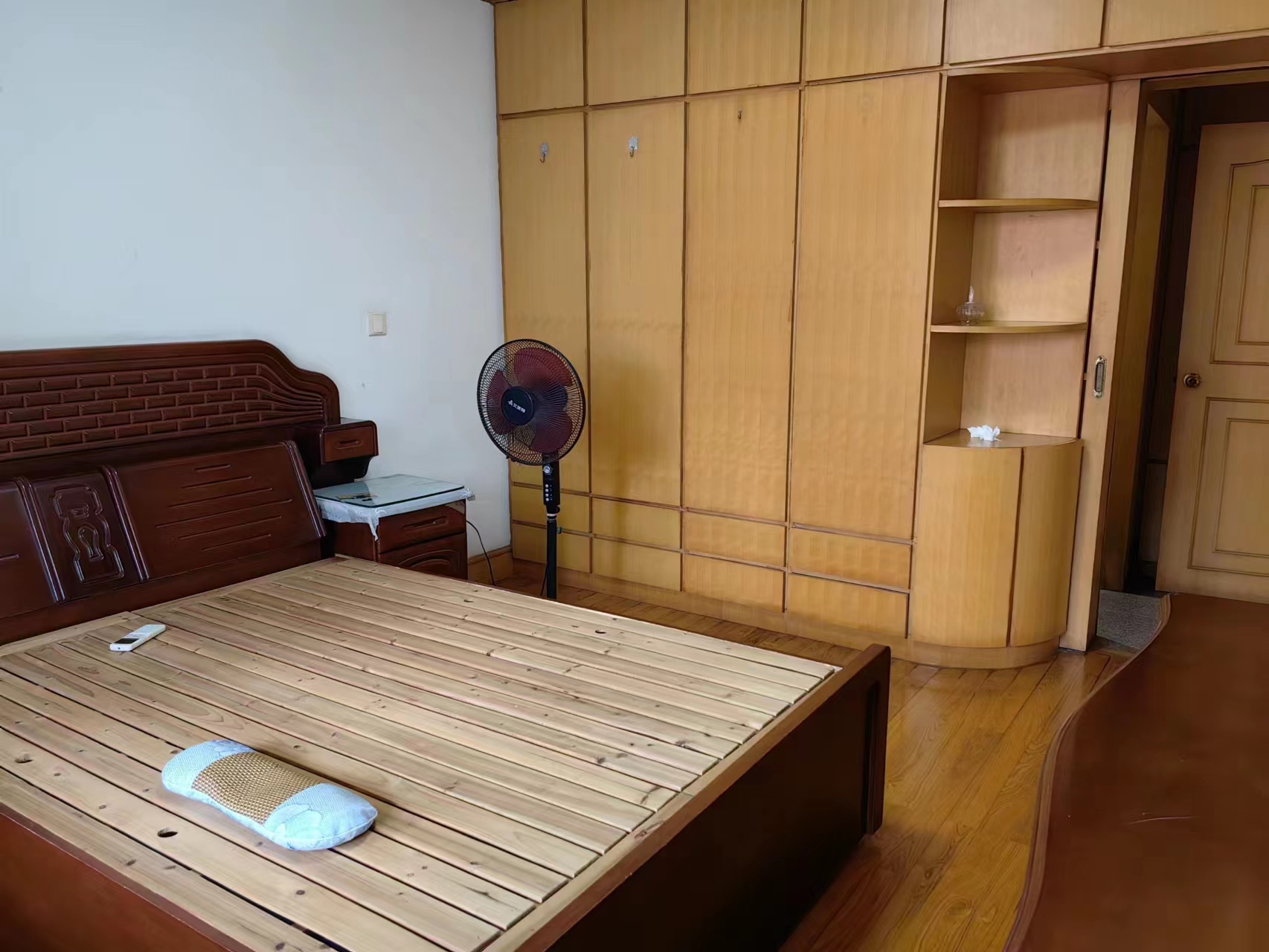 和兴花苑 4室2厅2卫 148m&sup2;