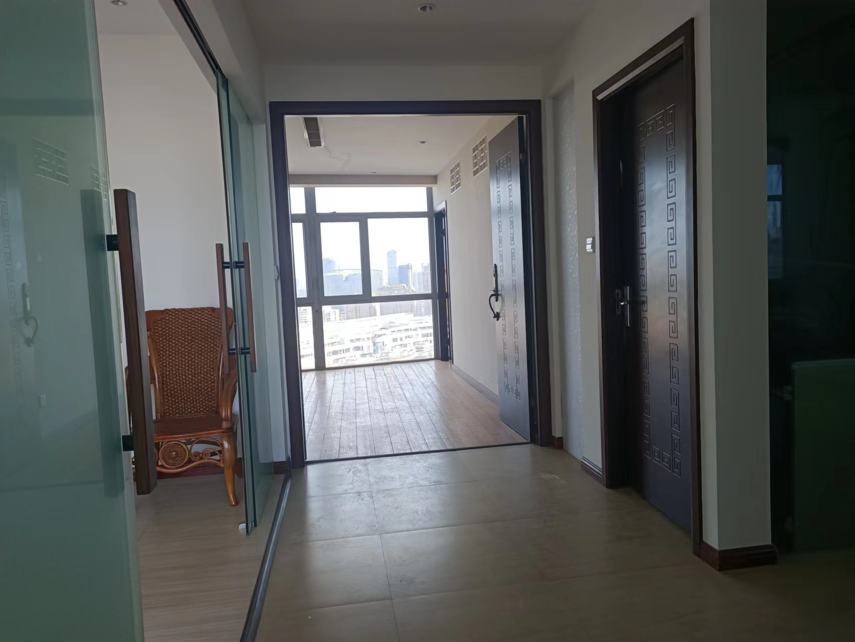 鑫乾国际广场 3室1厅1卫 185m&sup2;