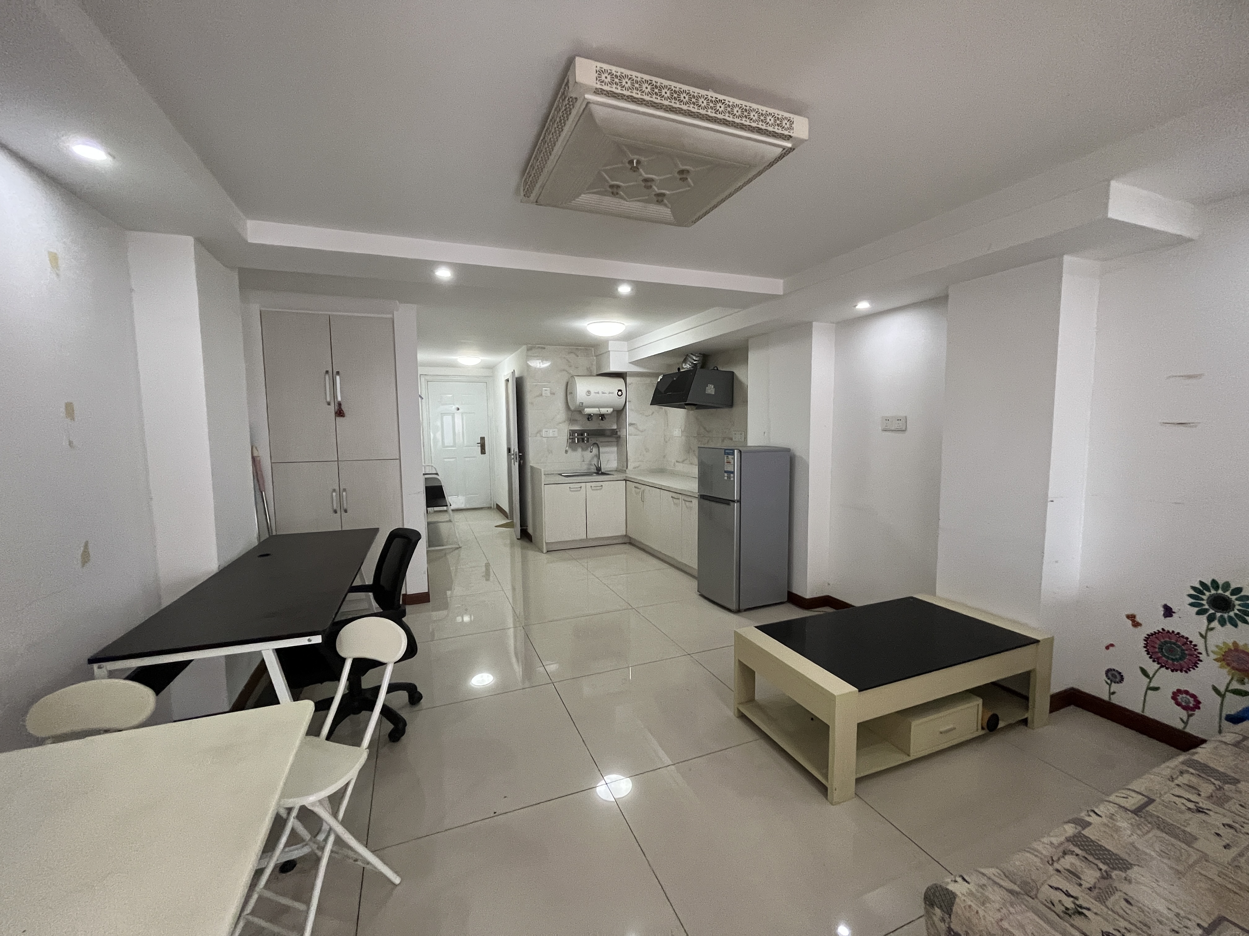 金贸公寓 3室3厅3卫 72m²