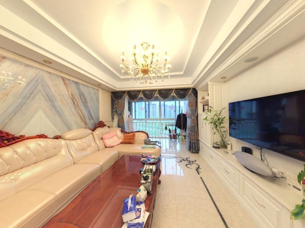 万达华府 3室2厅2卫 121m²