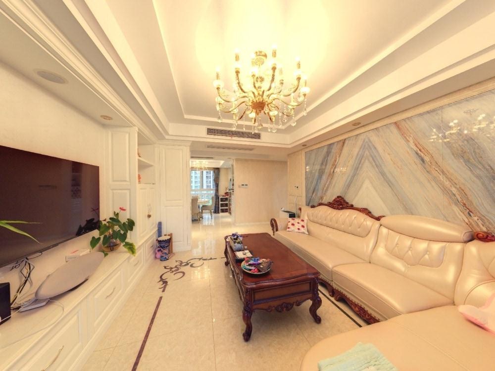 万达华府 3室2厅2卫 121m&sup2;