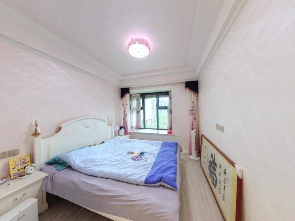 万达华府 3室2厅2卫 121m&sup2;