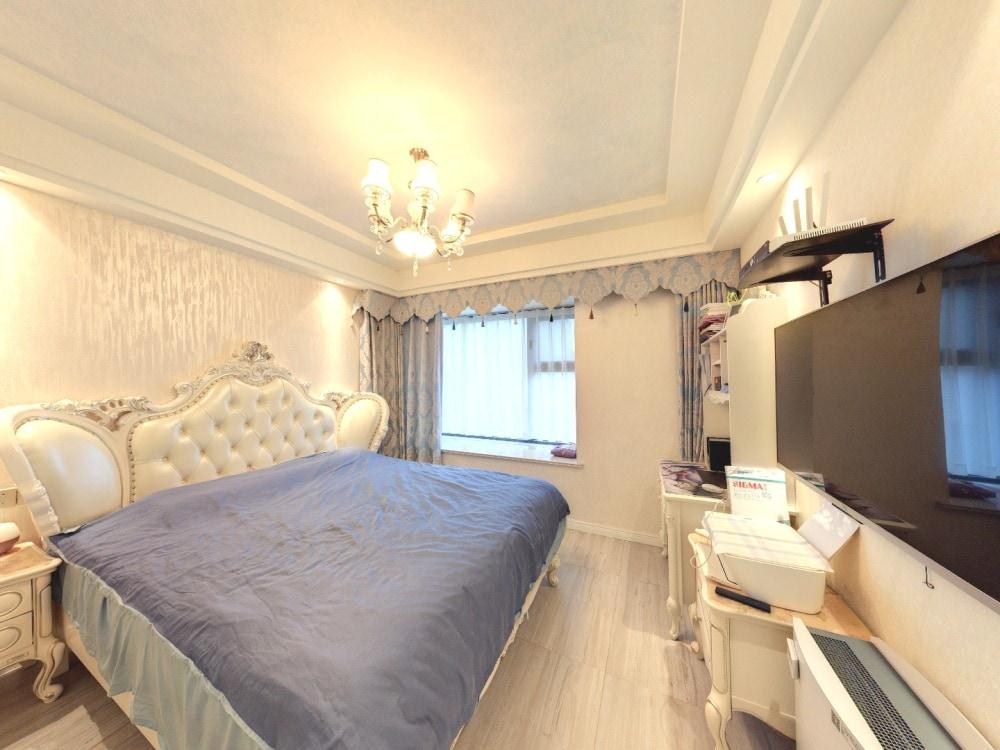 万达华府 3室2厅2卫 121m&sup2;