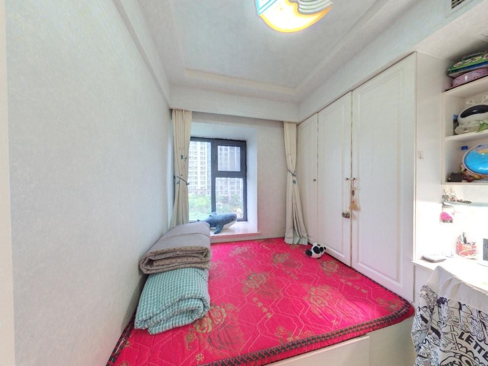 万达华府 3室2厅2卫 121m&sup2;