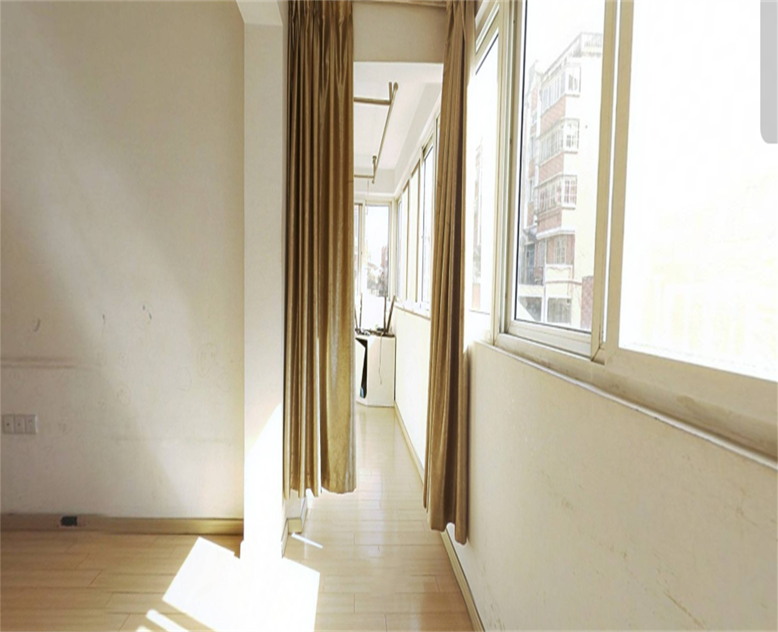 恒基花苑 2室2厅1卫 99m&sup2;