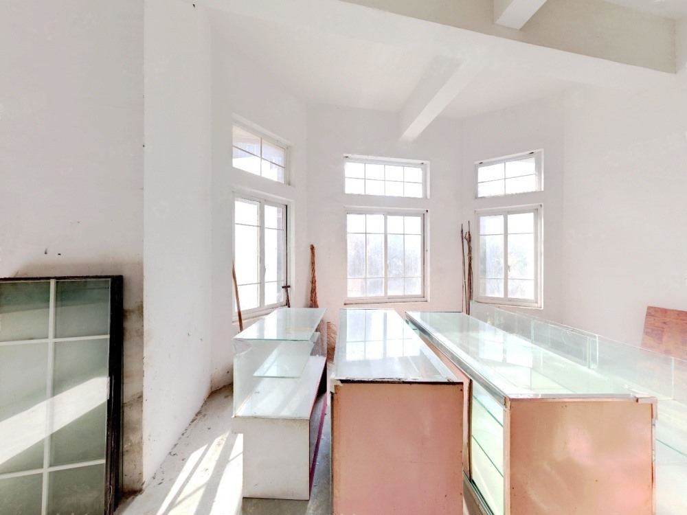 东郊庄园 5室3厅3卫 330m²