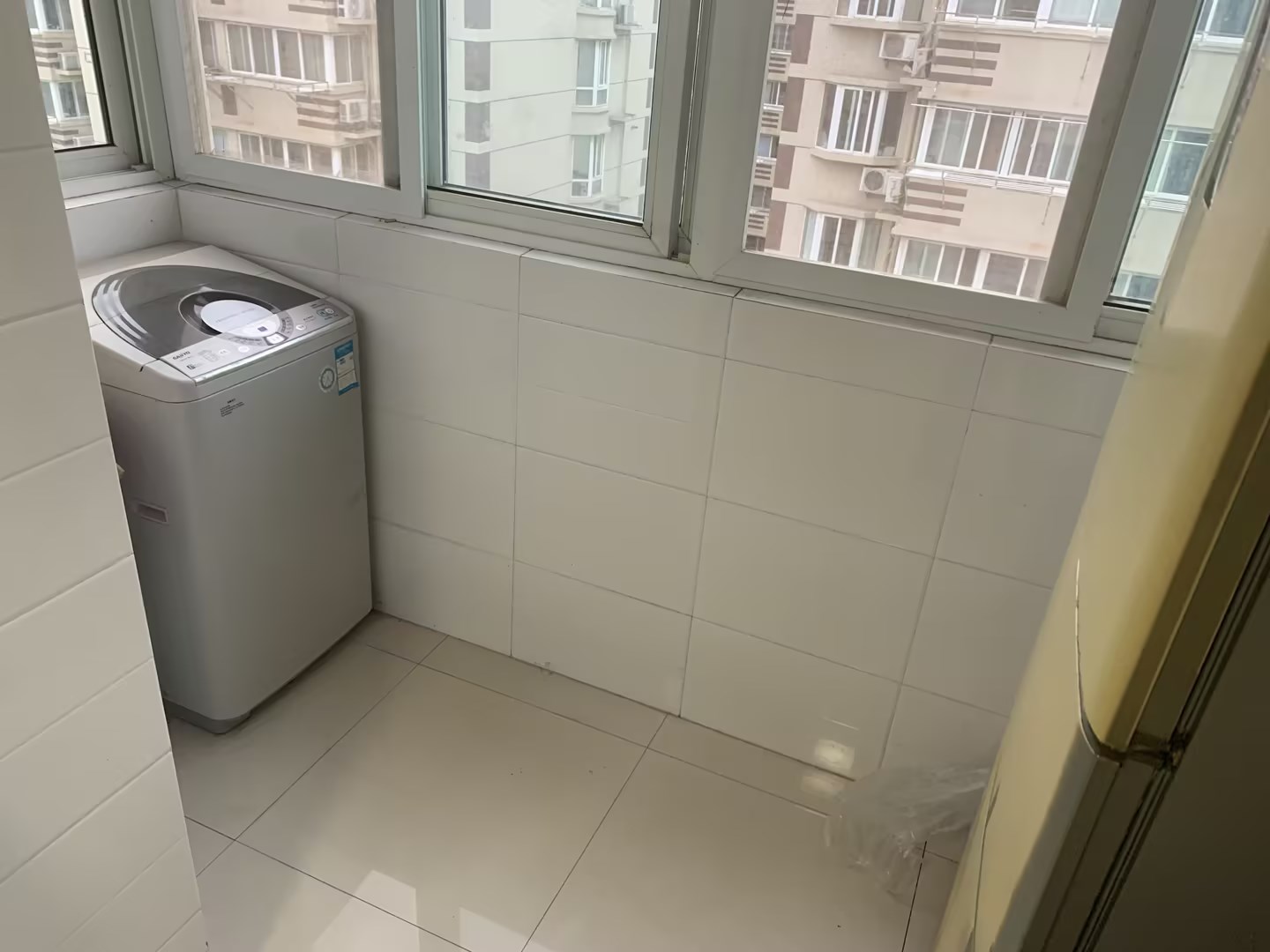 外滩小区 4室2厅1卫 86.00m&sup2;