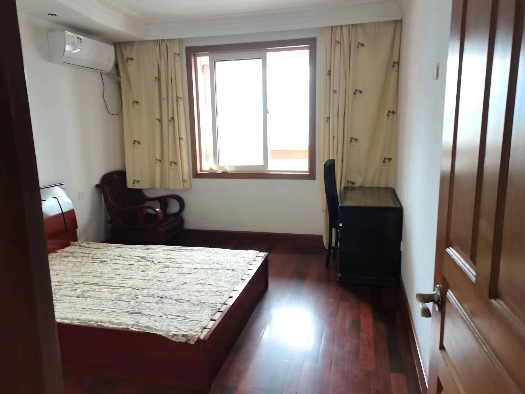 健康公寓 4室2厅2卫 175m&sup2;