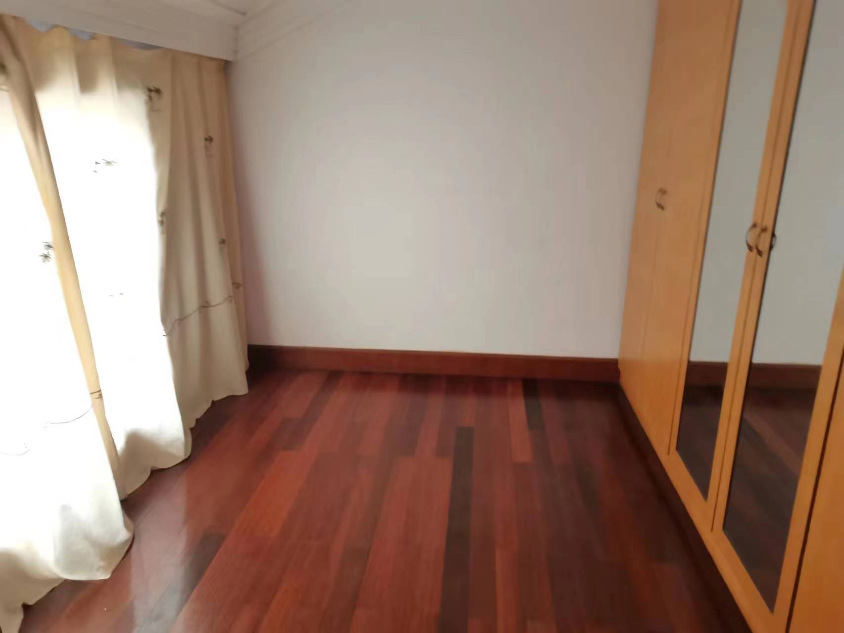 健康公寓 4室2厅2卫 175m&sup2;