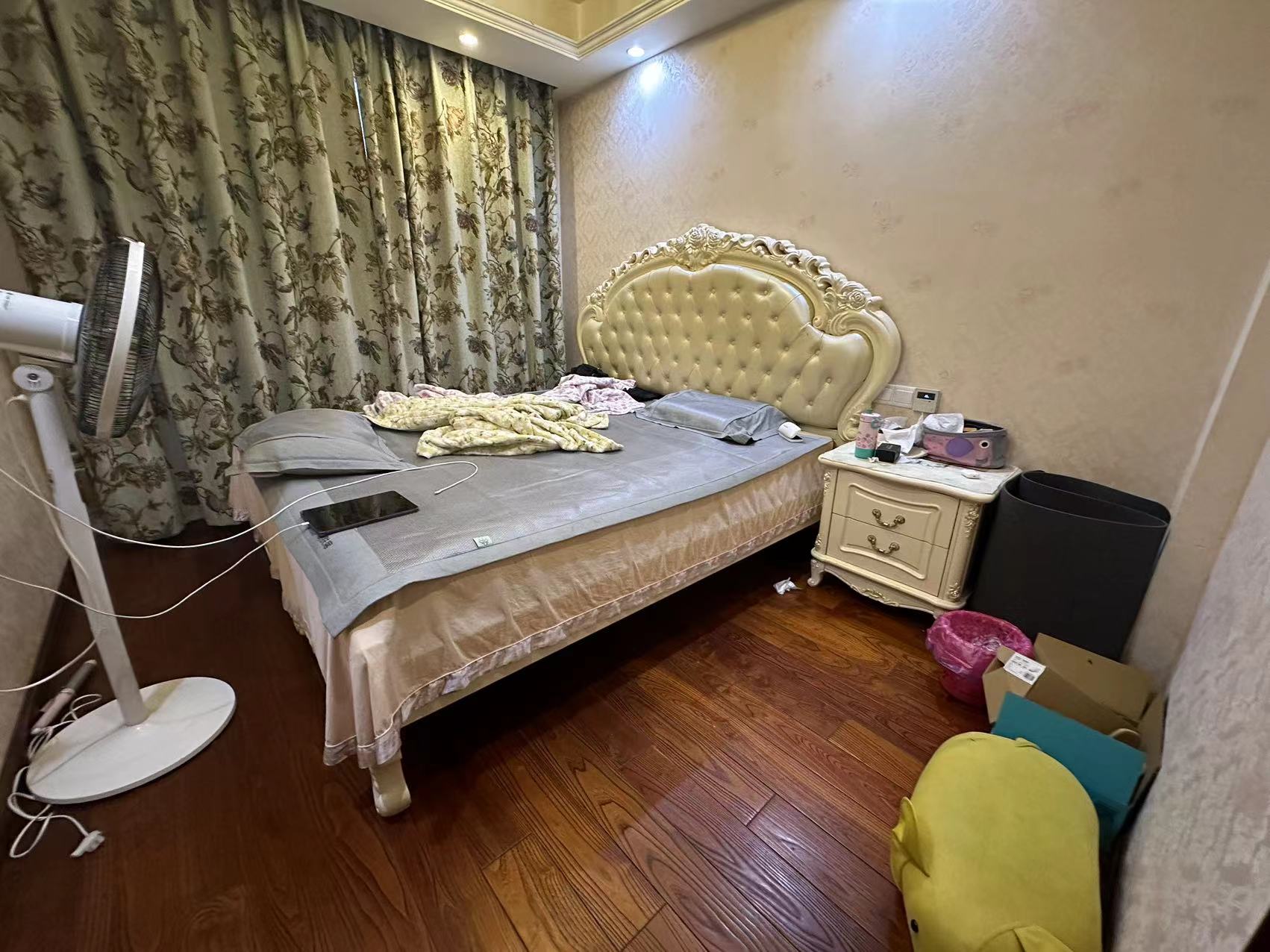 华强城 3室2厅2卫 129.70m&sup2;