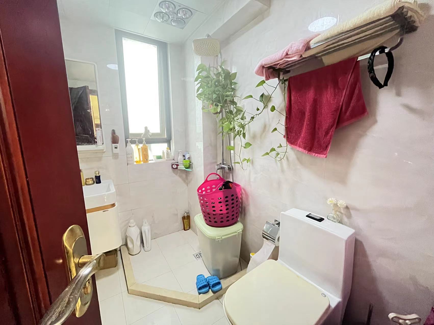华强城 3室2厅2卫 129.70m&sup2;