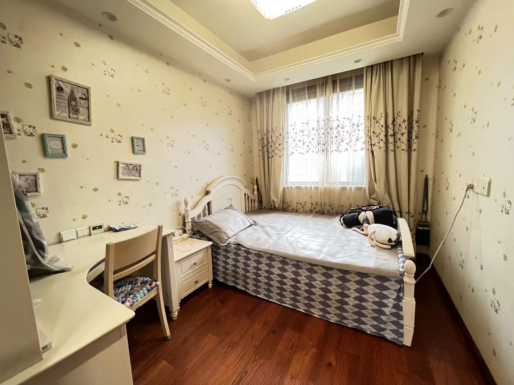华强城 3室2厅2卫 129.70m&sup2;